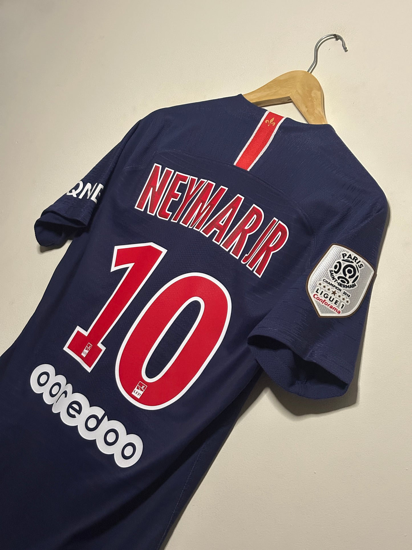 Neymar JR PSG 2018-19 Vaporknit home football shirt (M)