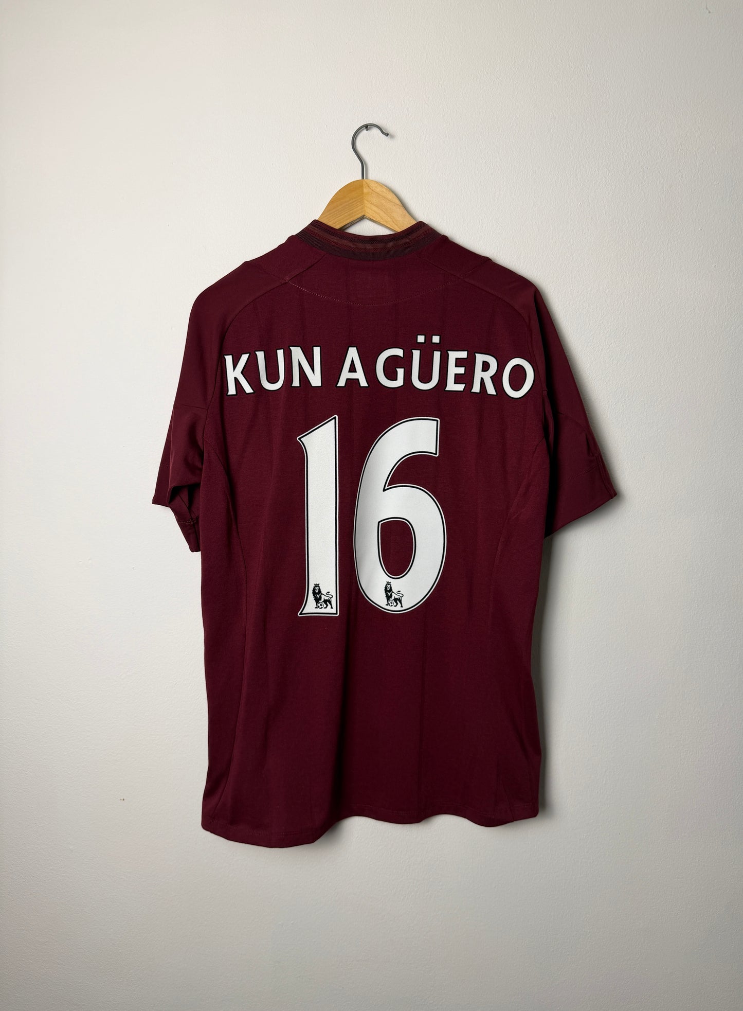 Sergio Aguero Manchester City 2012-13 away football shirt (L)