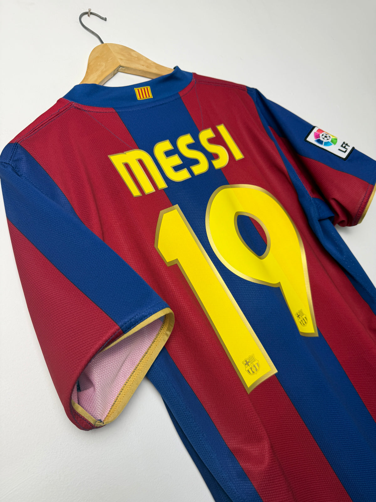 Lionel Messi FC Barcelona 2007-08 home football shirt (M)