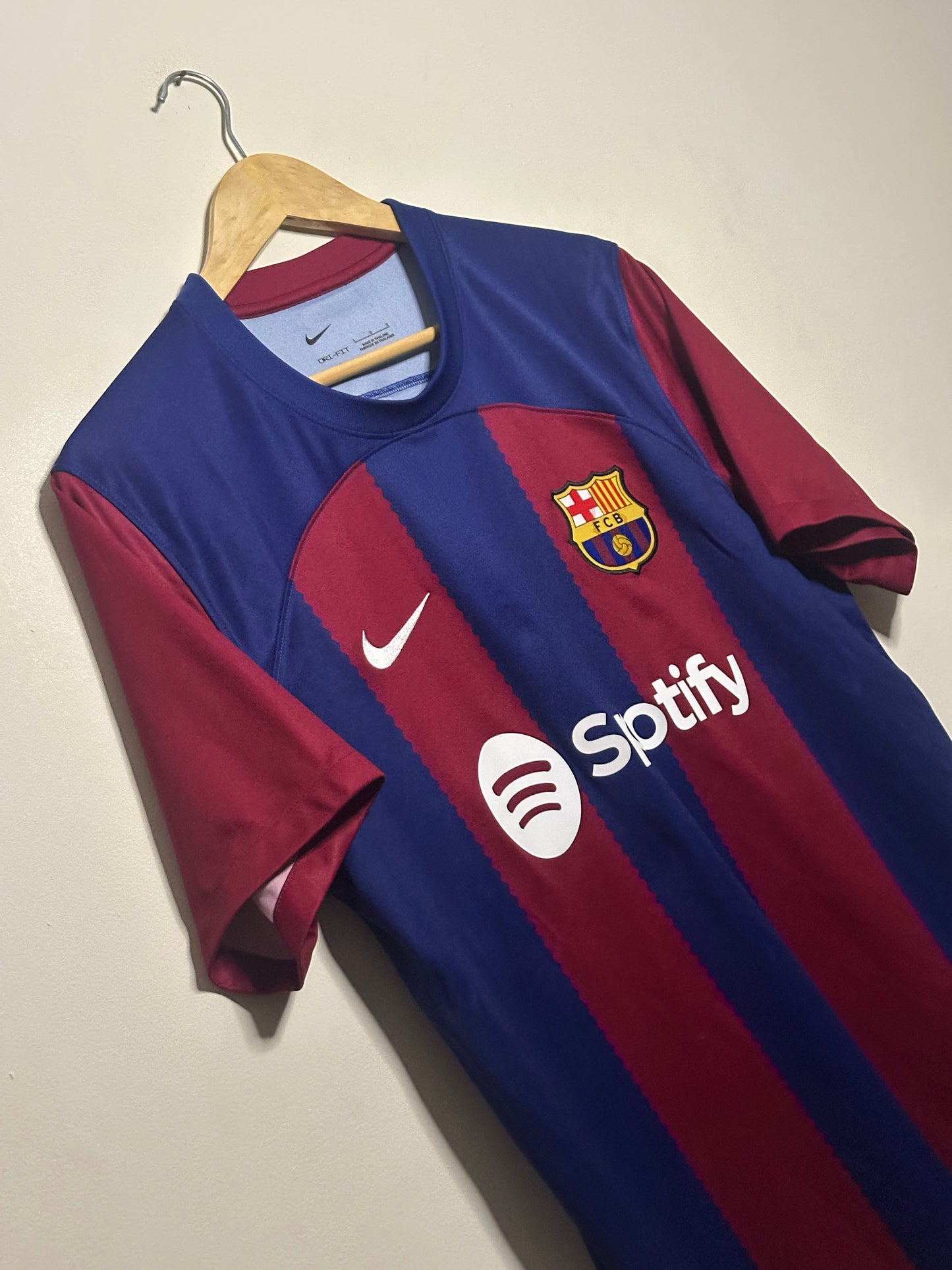 Lamine Yamal FC Barcelona 2022-23 home football shirt (L)