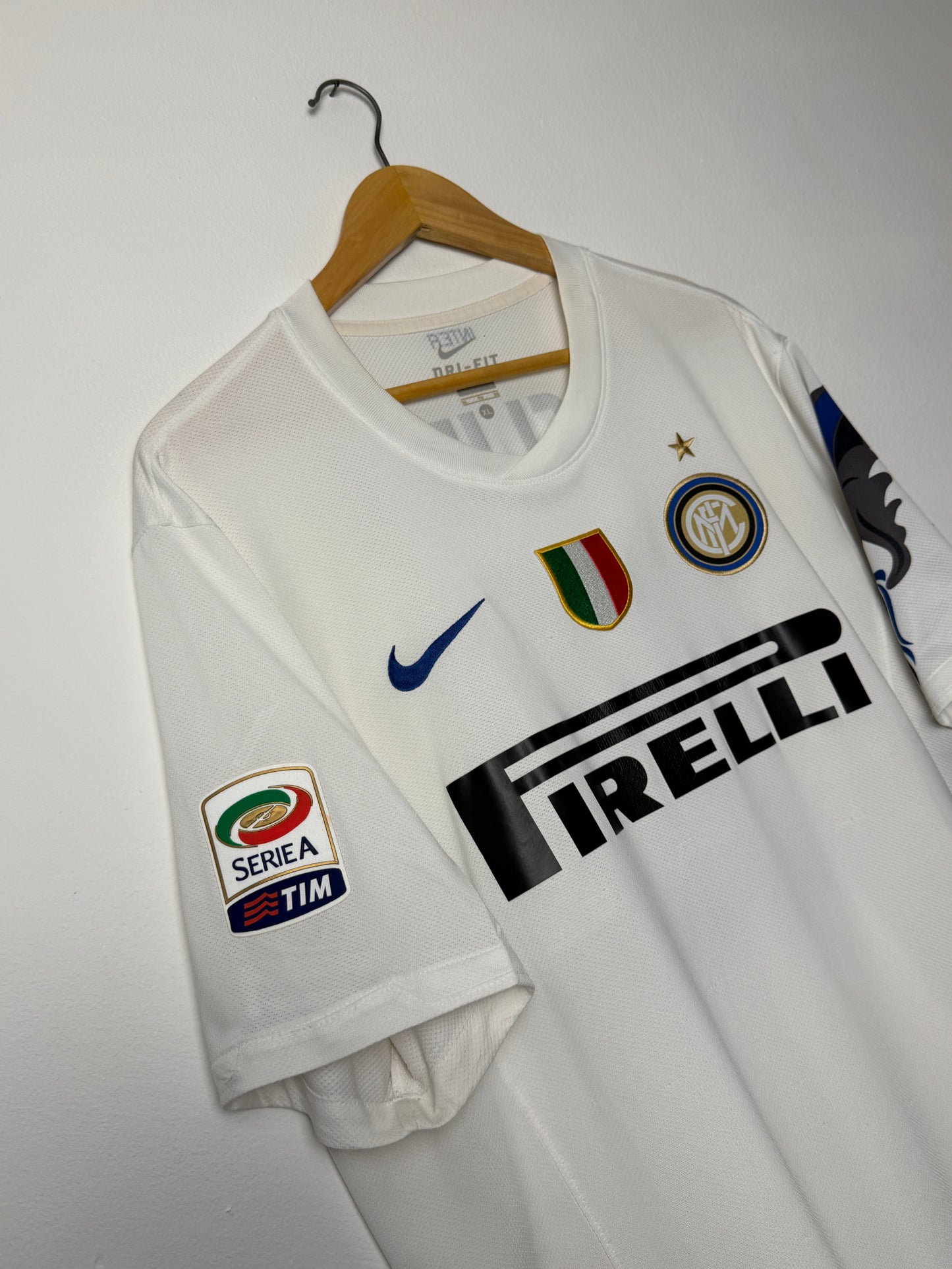 Wesley Sneijder Inter Milan 2010-11 away football shirt (XL)
