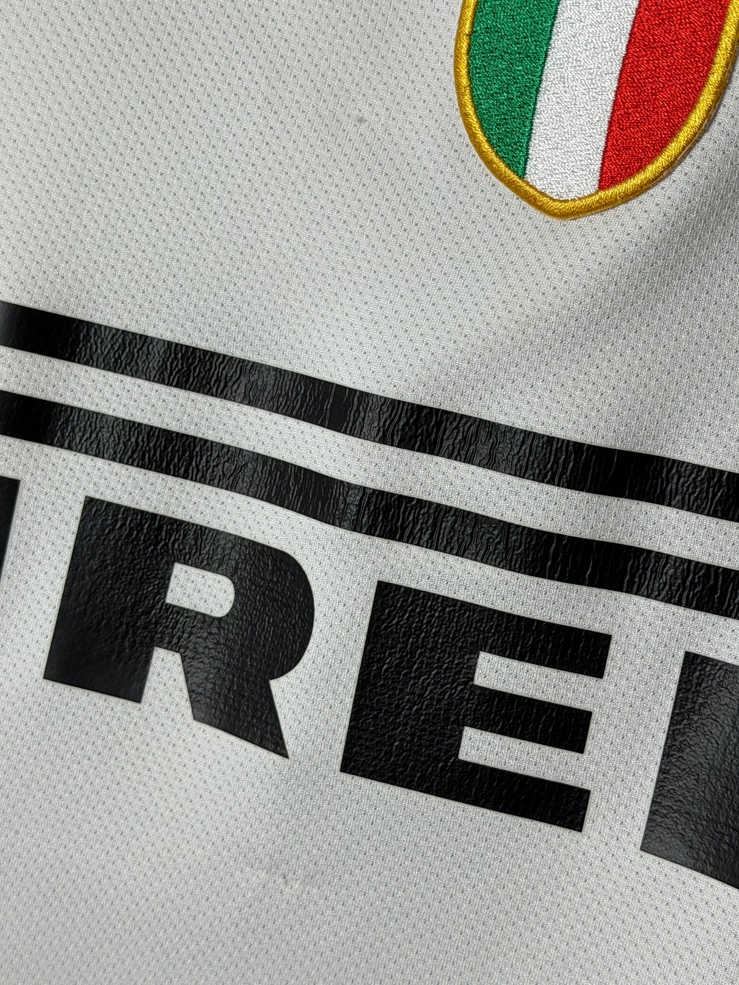 Wesley Sneijder Inter Milan 2010-11 away football shirt (XL)