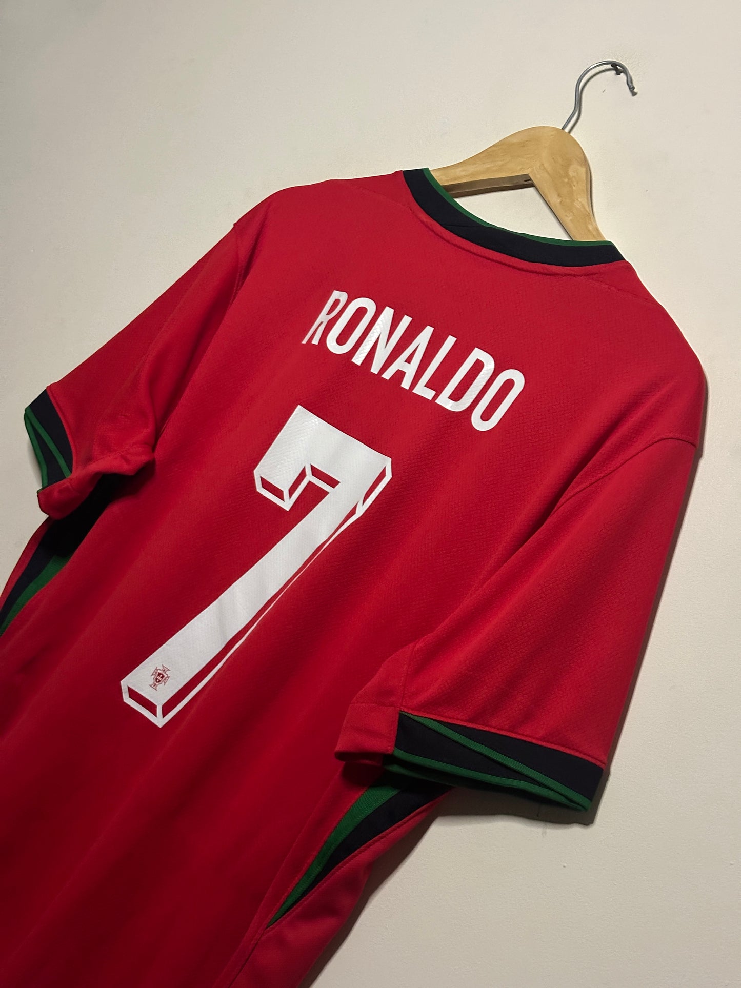 Cristiano Ronaldo Portugal 2024 Euro home football shirt (L)