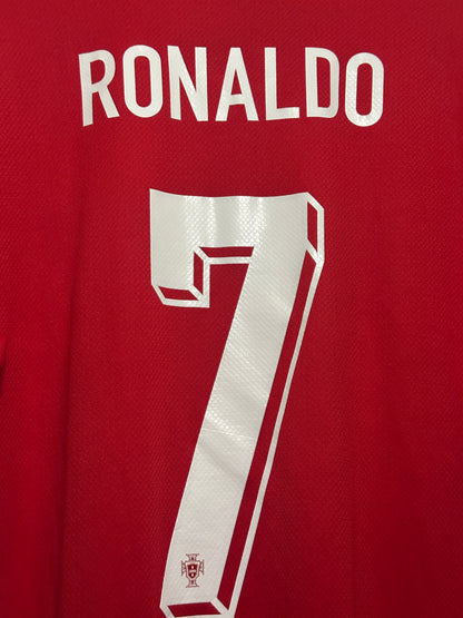 Cristiano Ronaldo Portugal 2024 Euro home football shirt (L)