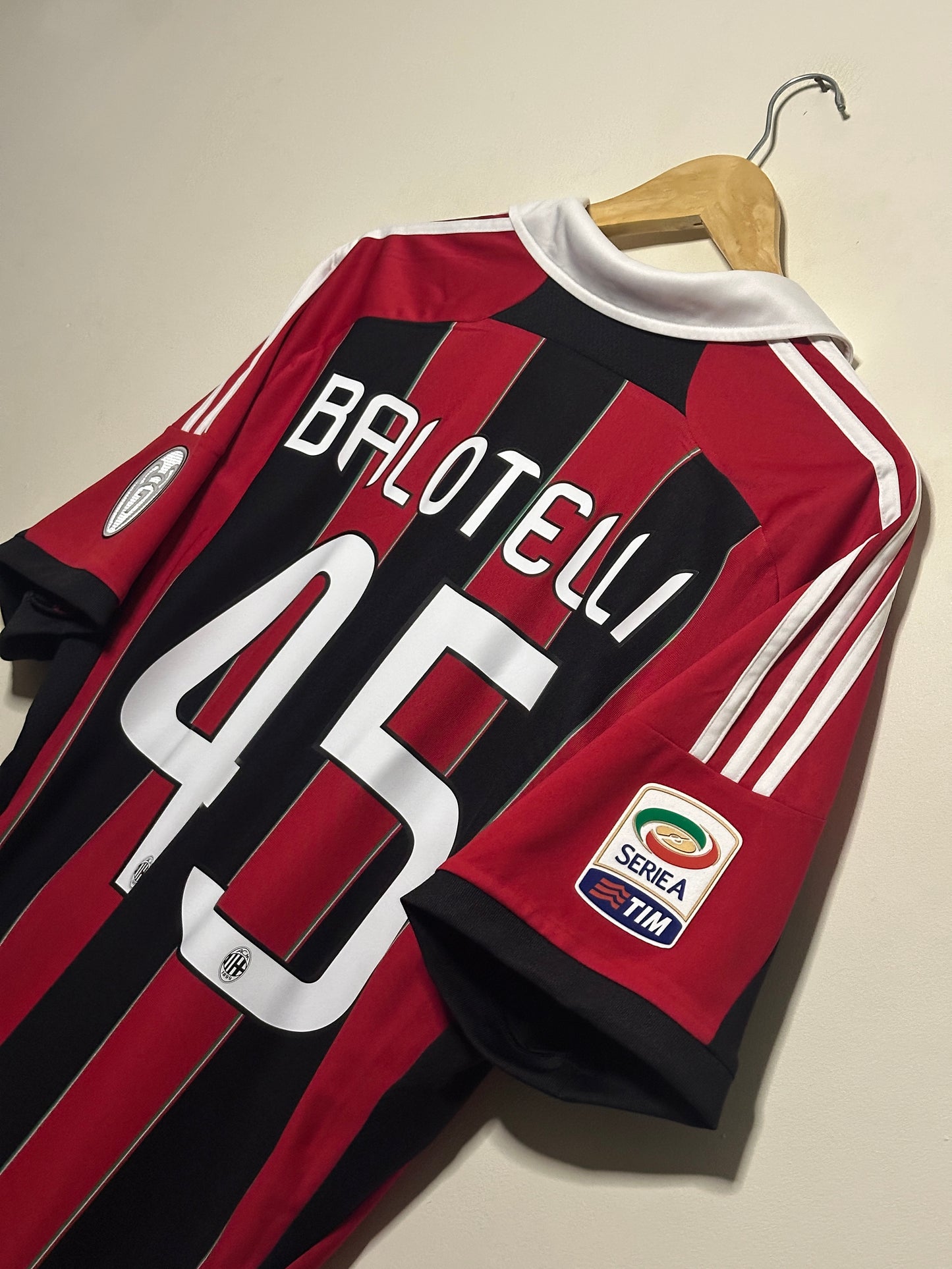 Mario Balotelli AC Milan 2012-13 Home football shirt (XL)