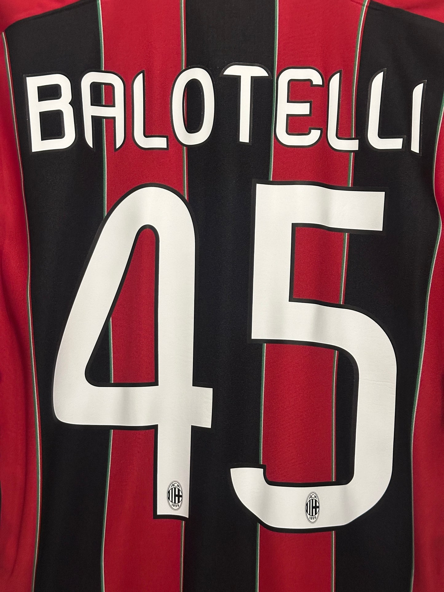 Mario Balotelli AC Milan 2012-13 Home football shirt (XL)