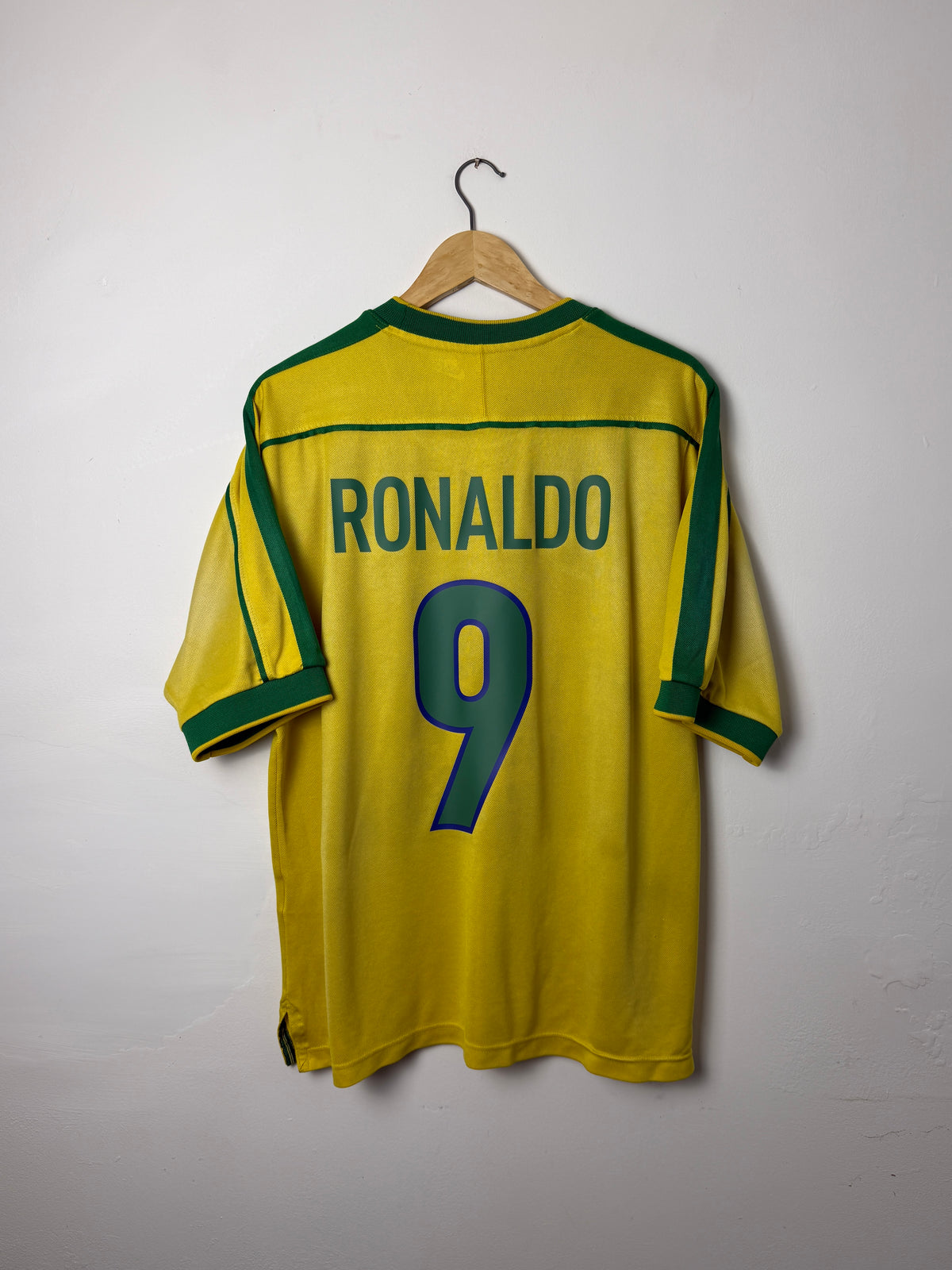 Ronaldo Nazario Brazil 1998 home football shirt (L)