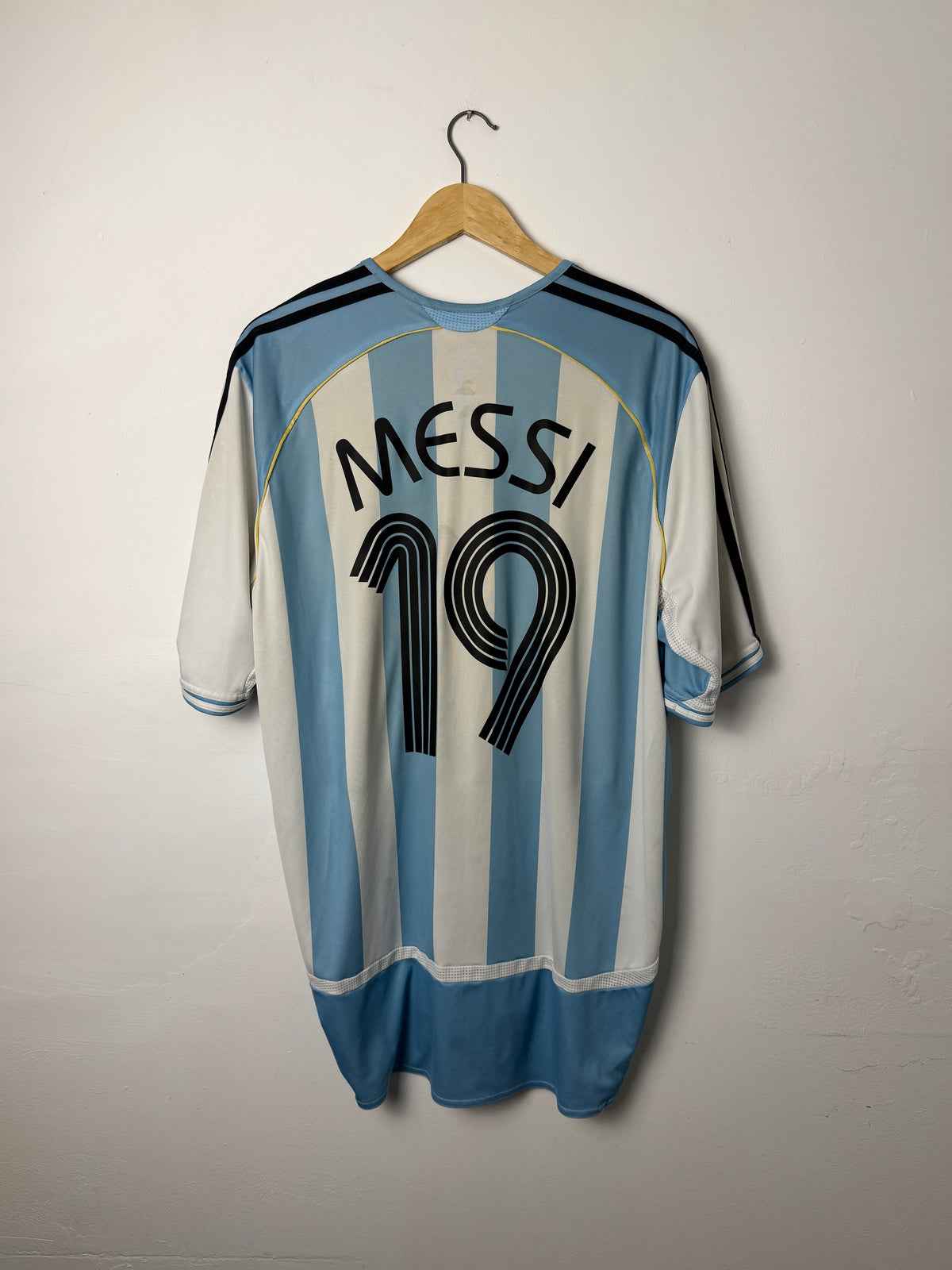 Lionel Messi Argentina 2006 home football shirt (XL)