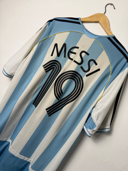 Lionel Messi Argentina 2006 home football shirt (XL)