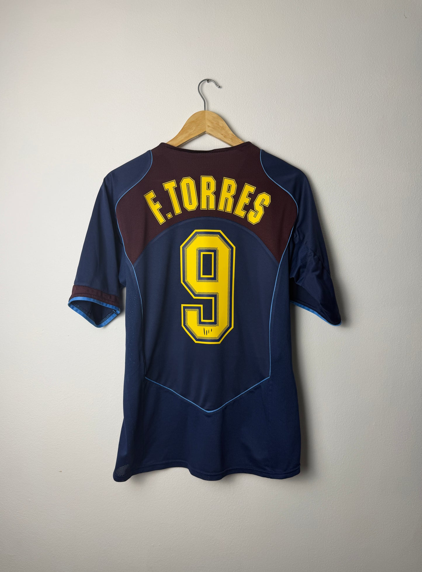 Fernando Torres Atletico Madrid 2004-05 away football shirt (M)