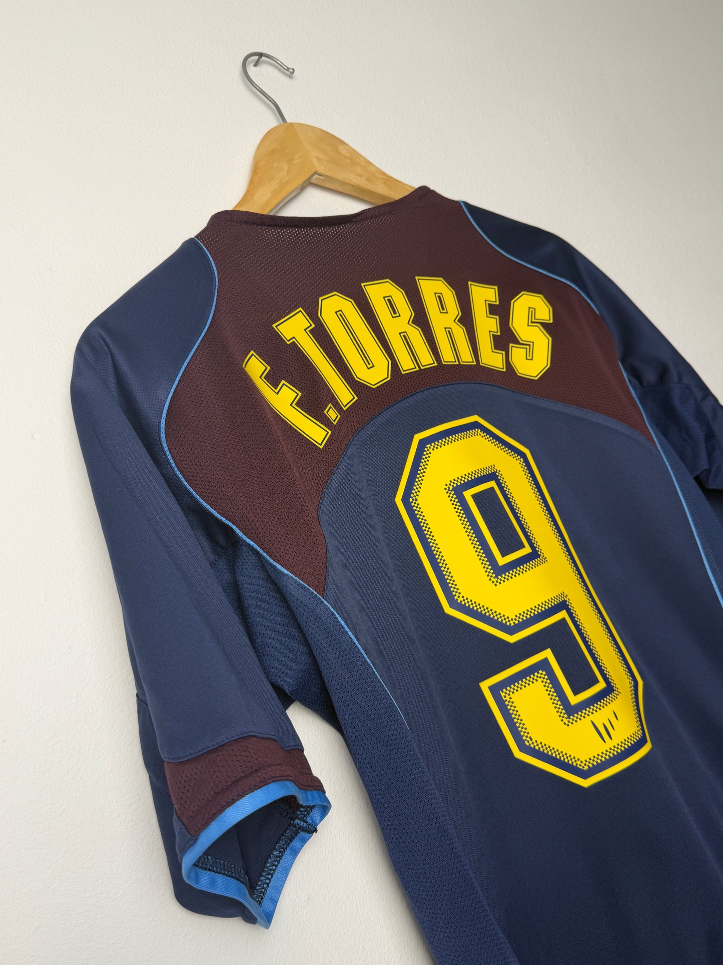 Fernando Torres Atletico Madrid 2004-05 away football shirt (M)