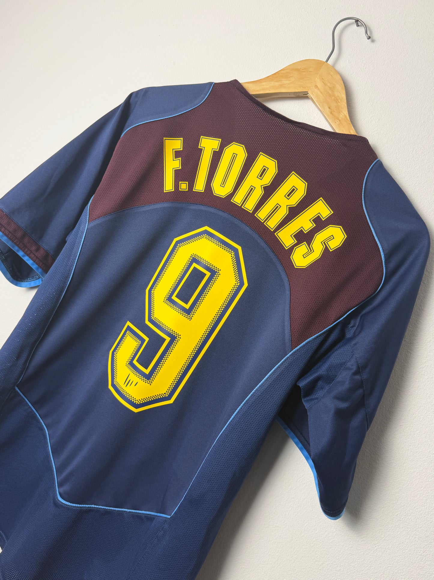 Fernando Torres Atletico Madrid 2004-05 away football shirt (M)