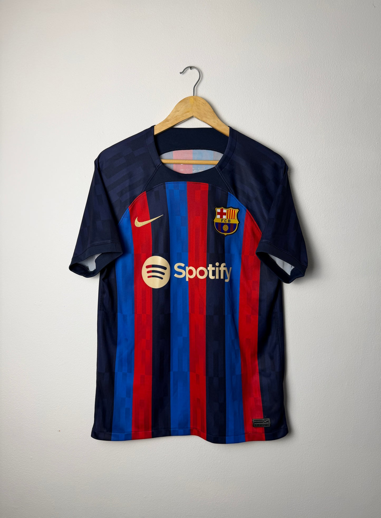 Robert Lewandowski FC Barcelona 2022-23 home football shirt (M)