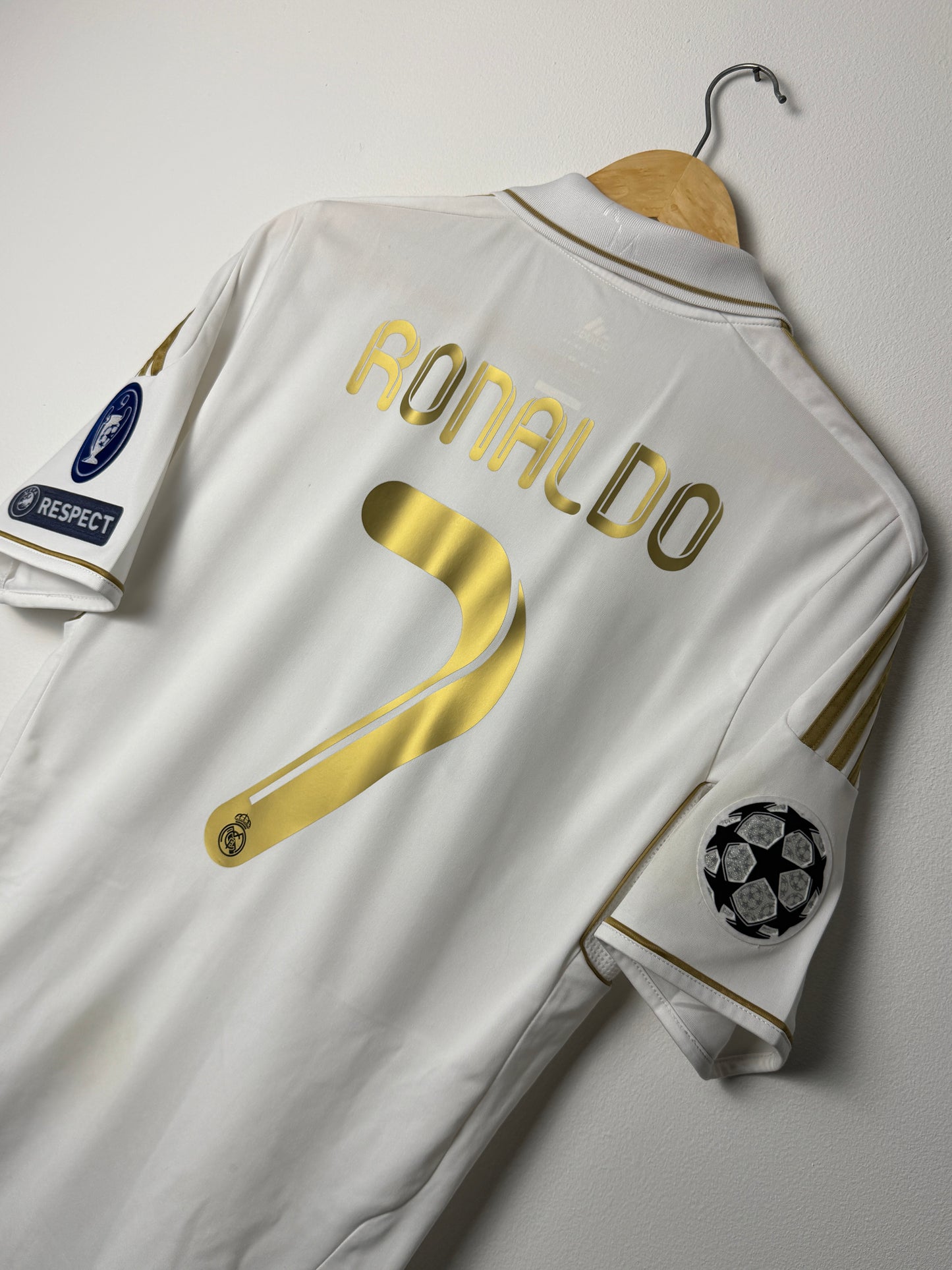 Cristiano Ronaldo Real Madrid CF 2011-12 home football shirt (M)