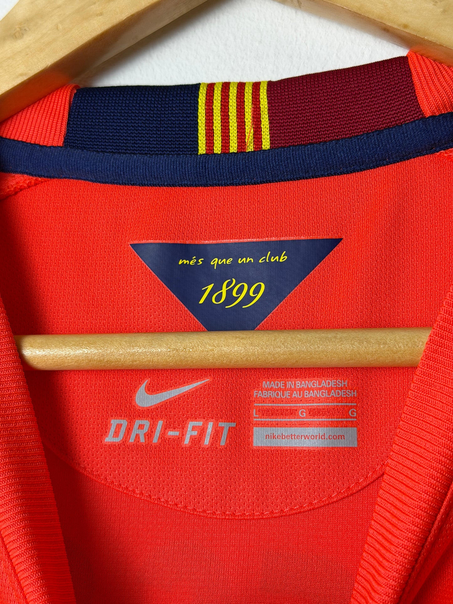 Lionel Messi FC Barcelona 2014-15 away football shirt (L)