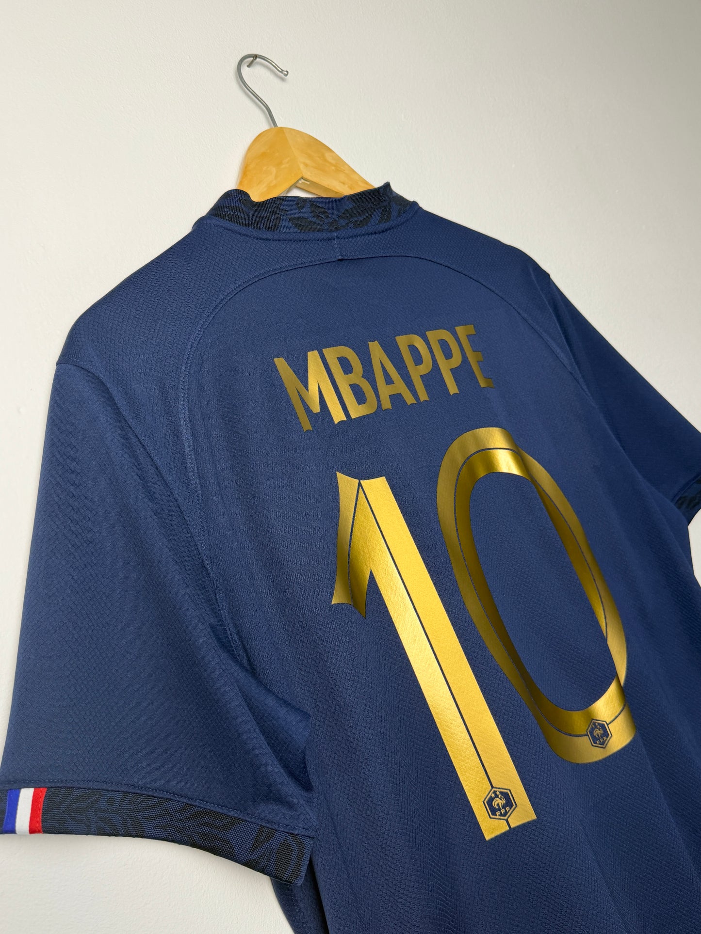 Kylian Mbappe France 2022 home football shirt (L)