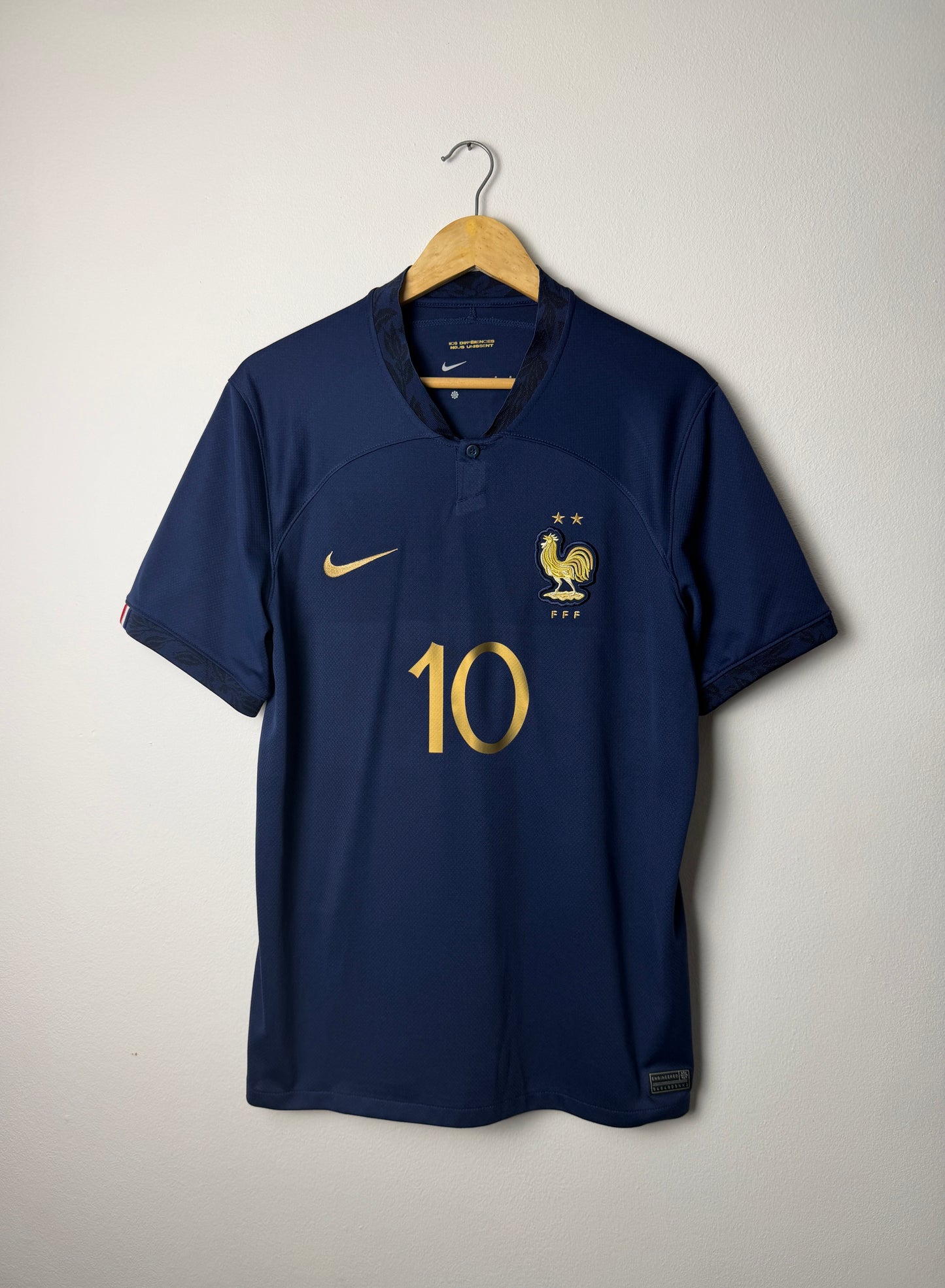 Kylian Mbappe France 2022 home football shirt (L)