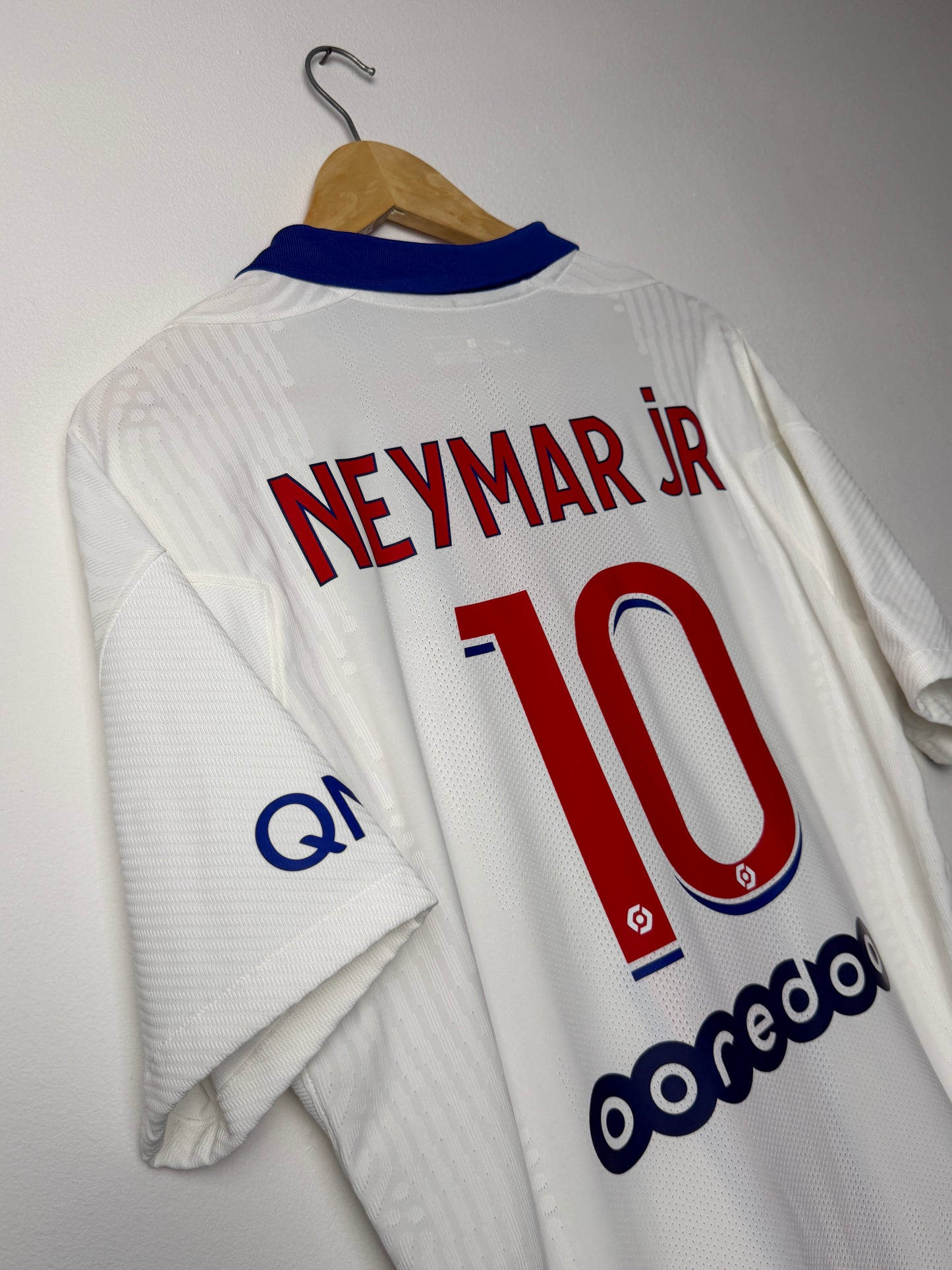 Neymar JR 2020-21 PSG away football shirt (L)