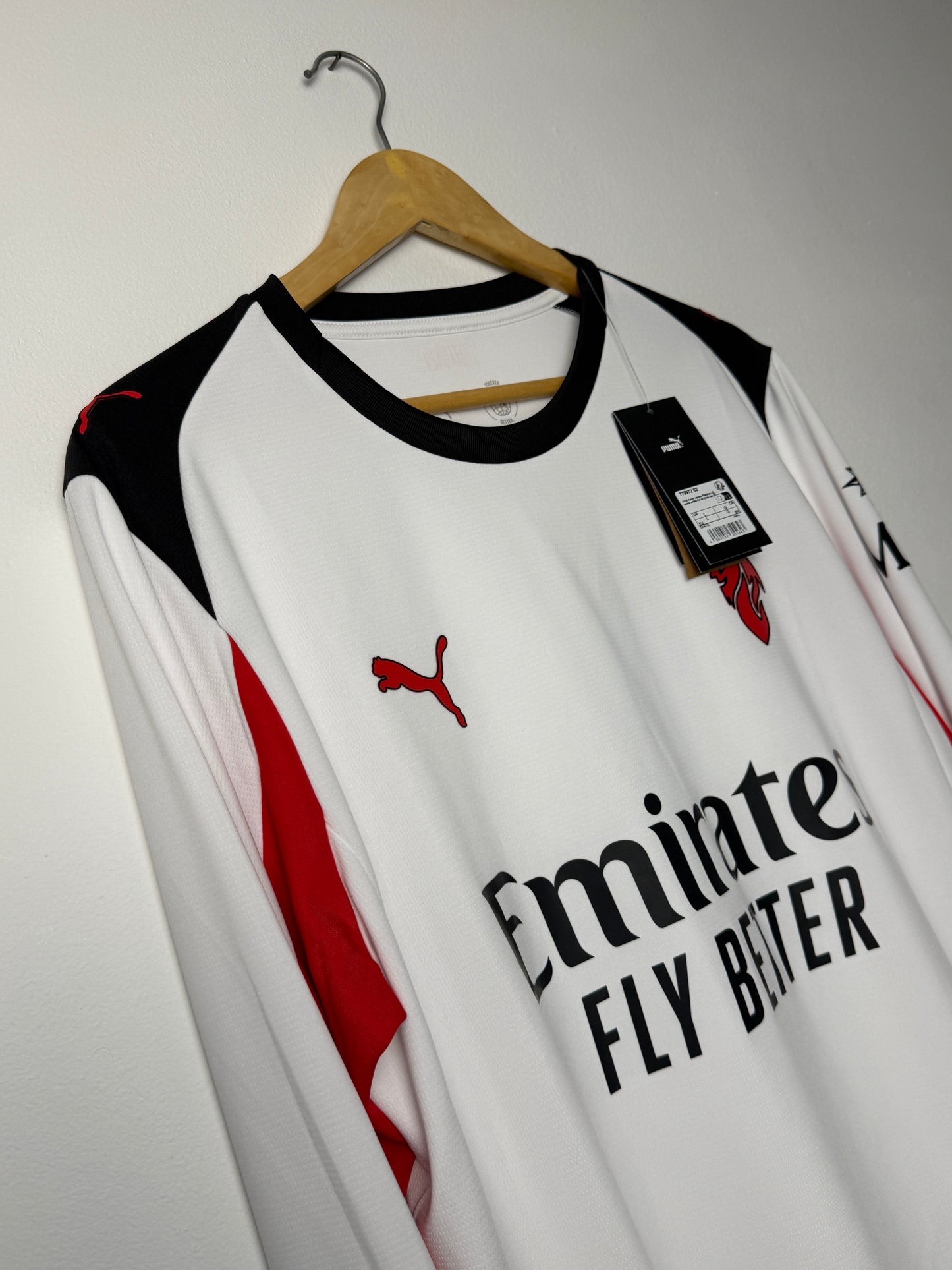 Christian Pulisic AC Milan 2025-26 long sleeve away football shirt (L)