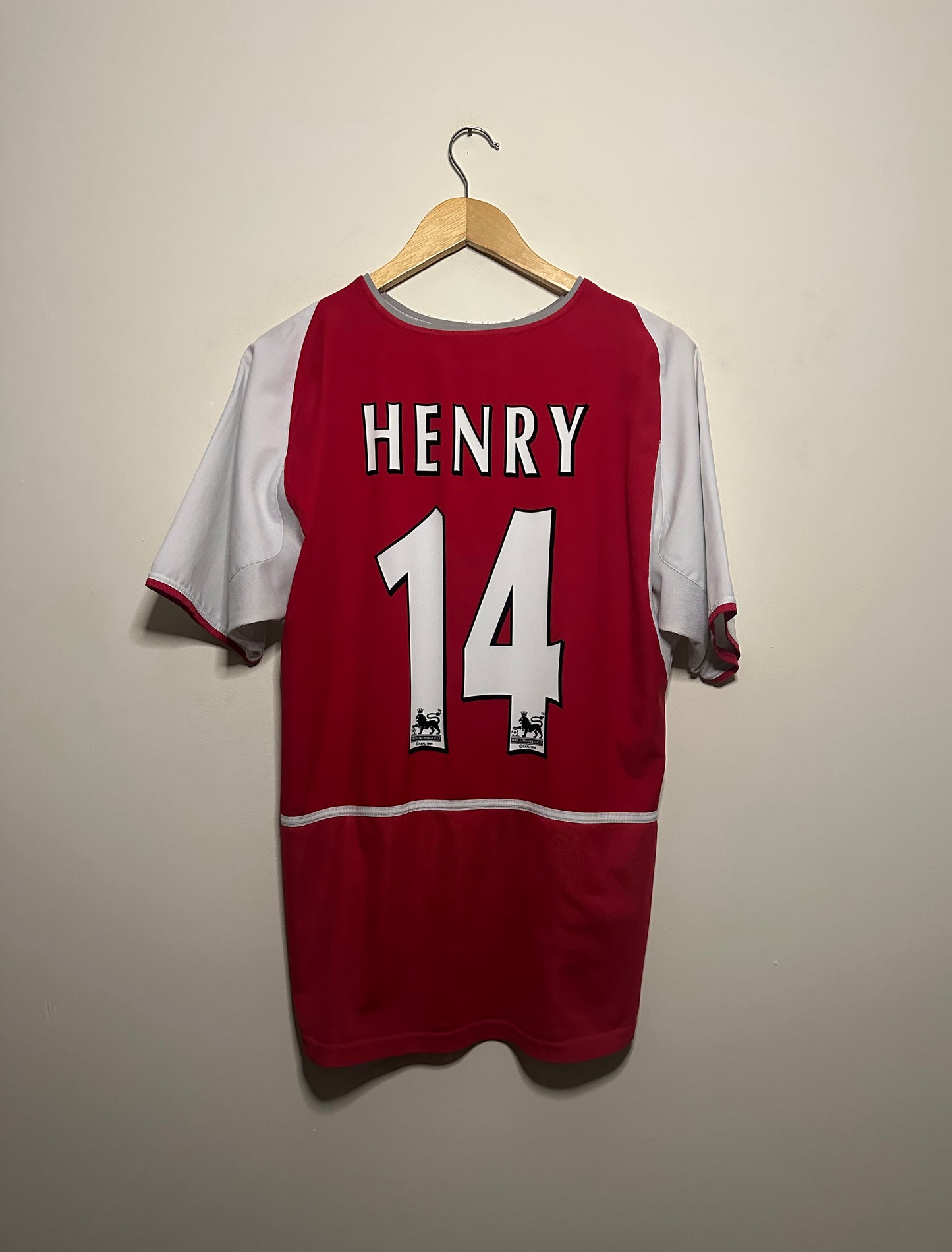 Thierry Henry Arsenal FC 2003-04 home football shirt (M)