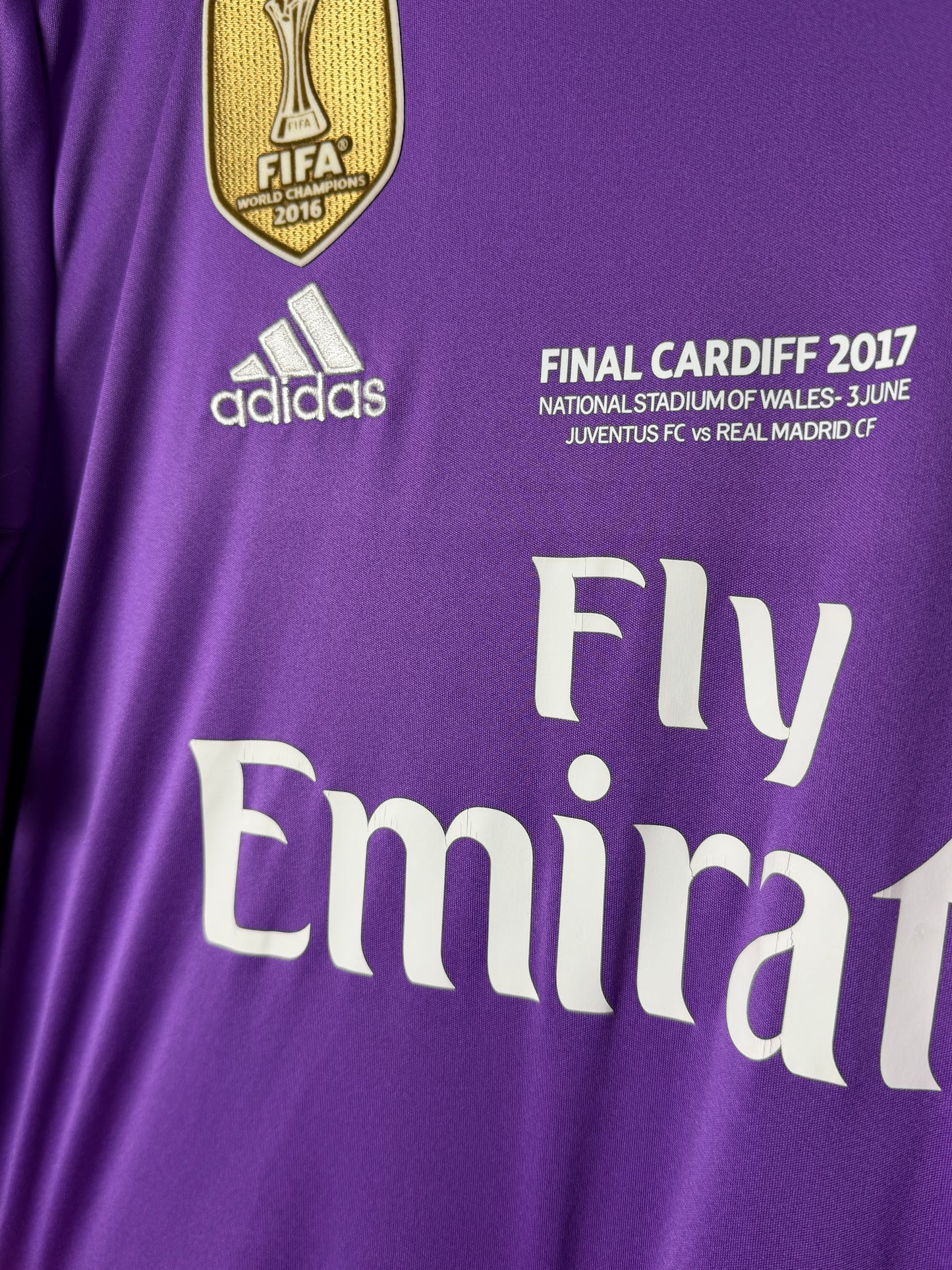 Cristiano Ronaldo Real Madrid CF 2016-17 away football shirt (XL)