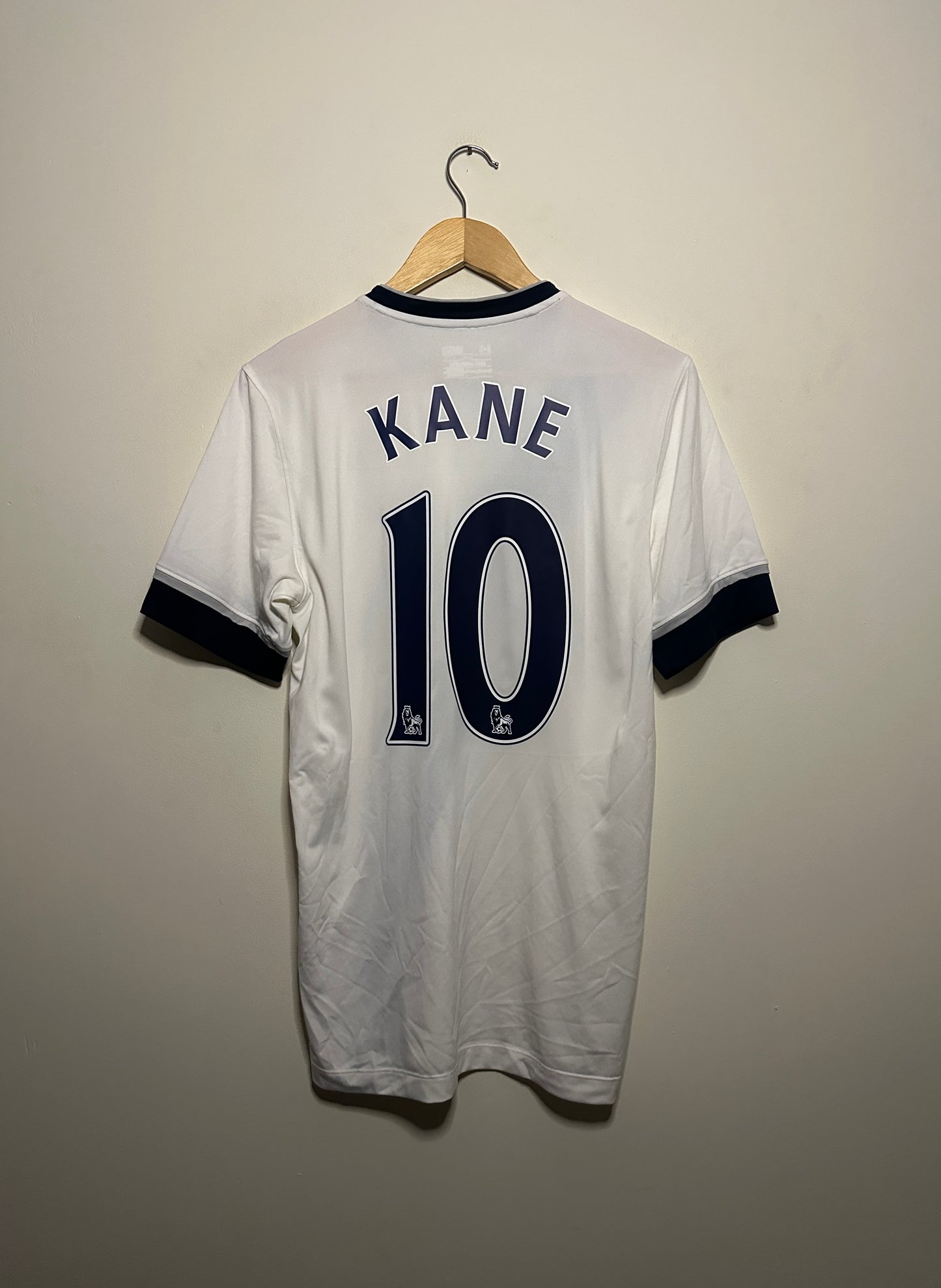 Harry Kane Tottenham Hotspur 2015-16 home football shirt (M)