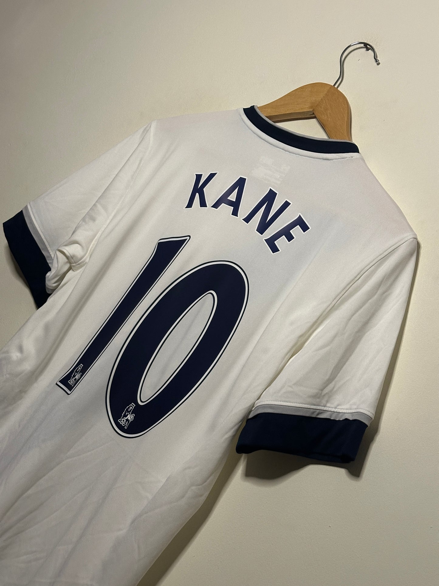 Harry Kane Tottenham Hotspur 2015-16 home football shirt (M)
