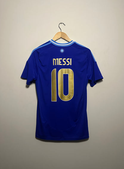 Lionel Messi Argentina 2024 away football shirt (M)