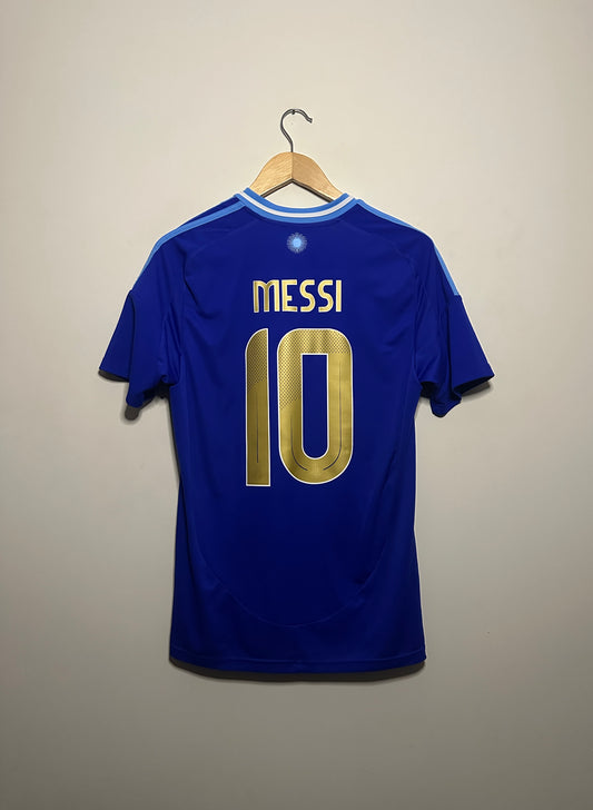 Lionel Messi Argentina 2024 away football shirt (M)