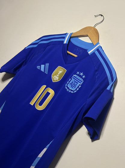 Lionel Messi Argentina 2024 away football shirt (M)