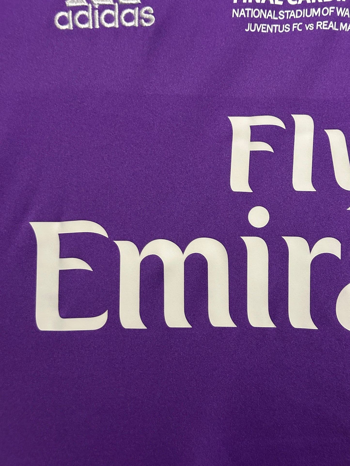 Cristiano Ronaldo Real Madrid CF 2016-17 away football shirt (L)