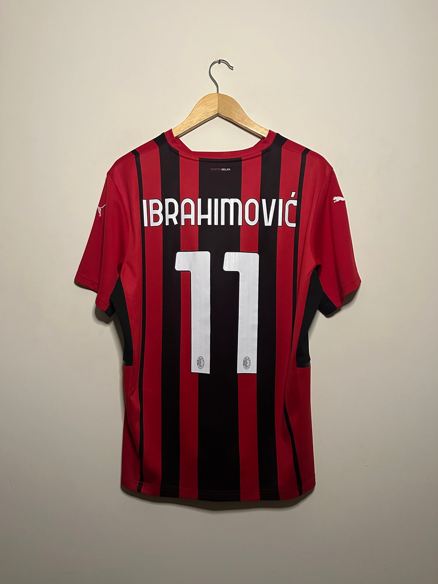 Zlatan Ibrahimovic AC Milan 2021-22 home football shirt (L)