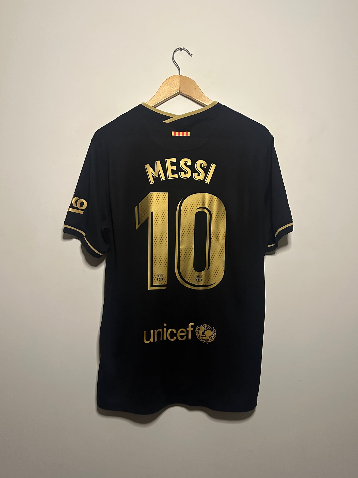 Lionel Messi FC Barcelona 2020-21 away football shirt (XL)