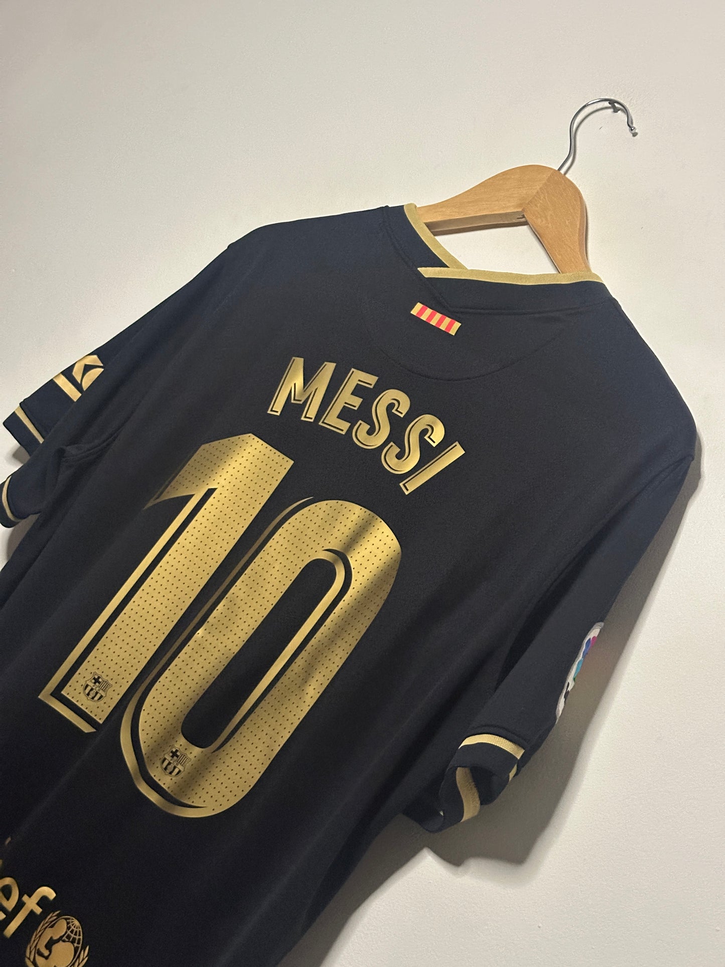 Lionel Messi FC Barcelona 2020-21 away football shirt (XL)