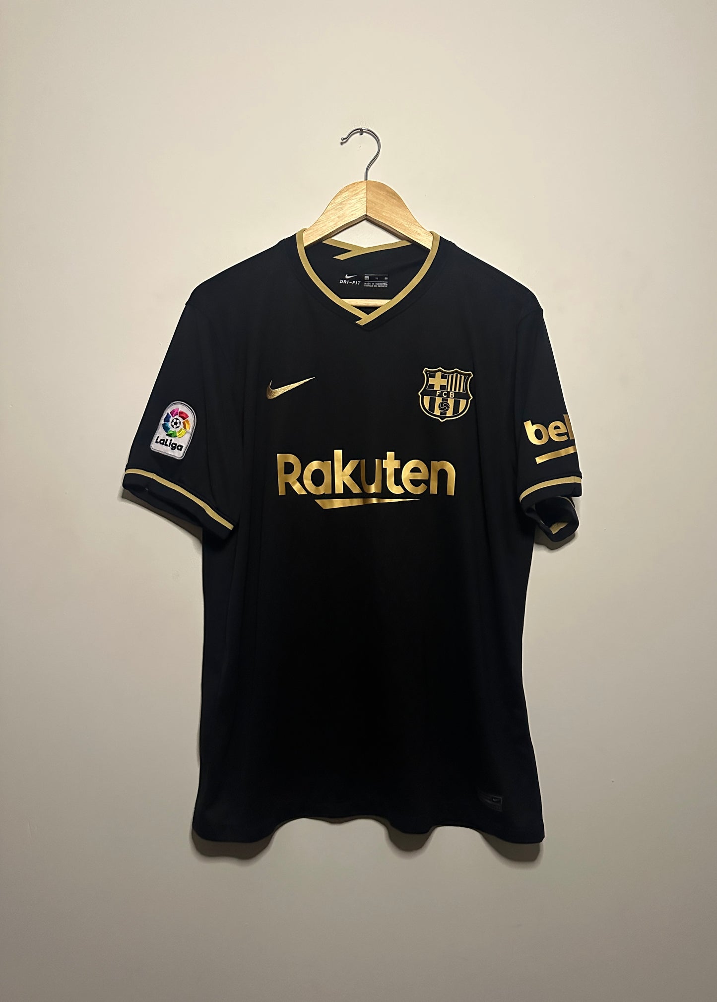 Lionel Messi FC Barcelona 2020-21 away football shirt (XL)