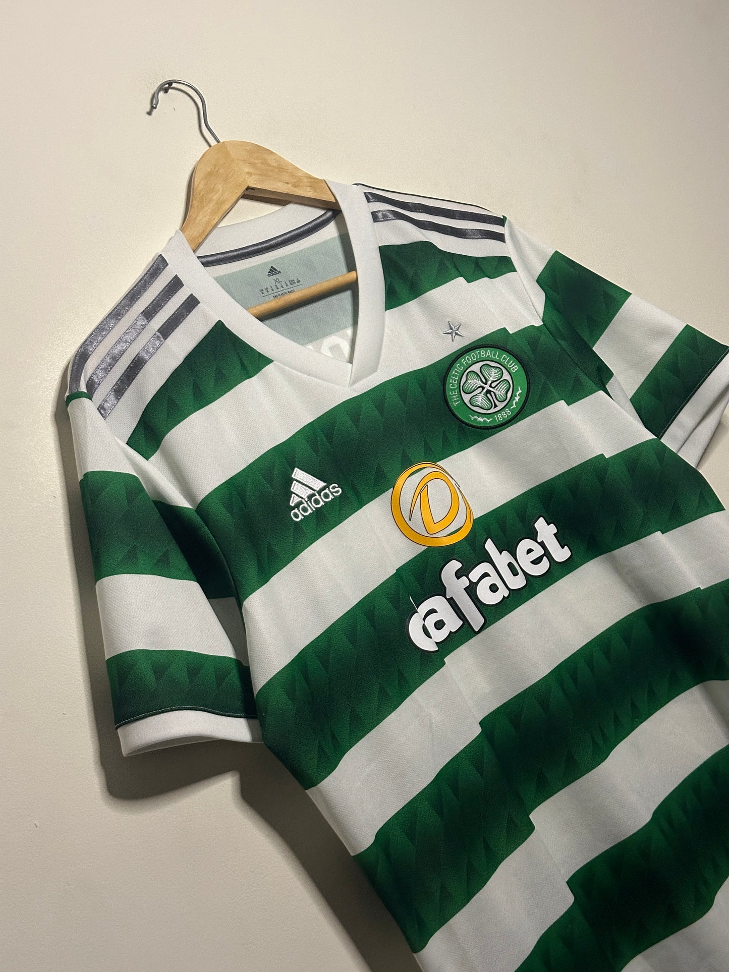 Jota Celtic FC 2022-23 home football shirt (XL)