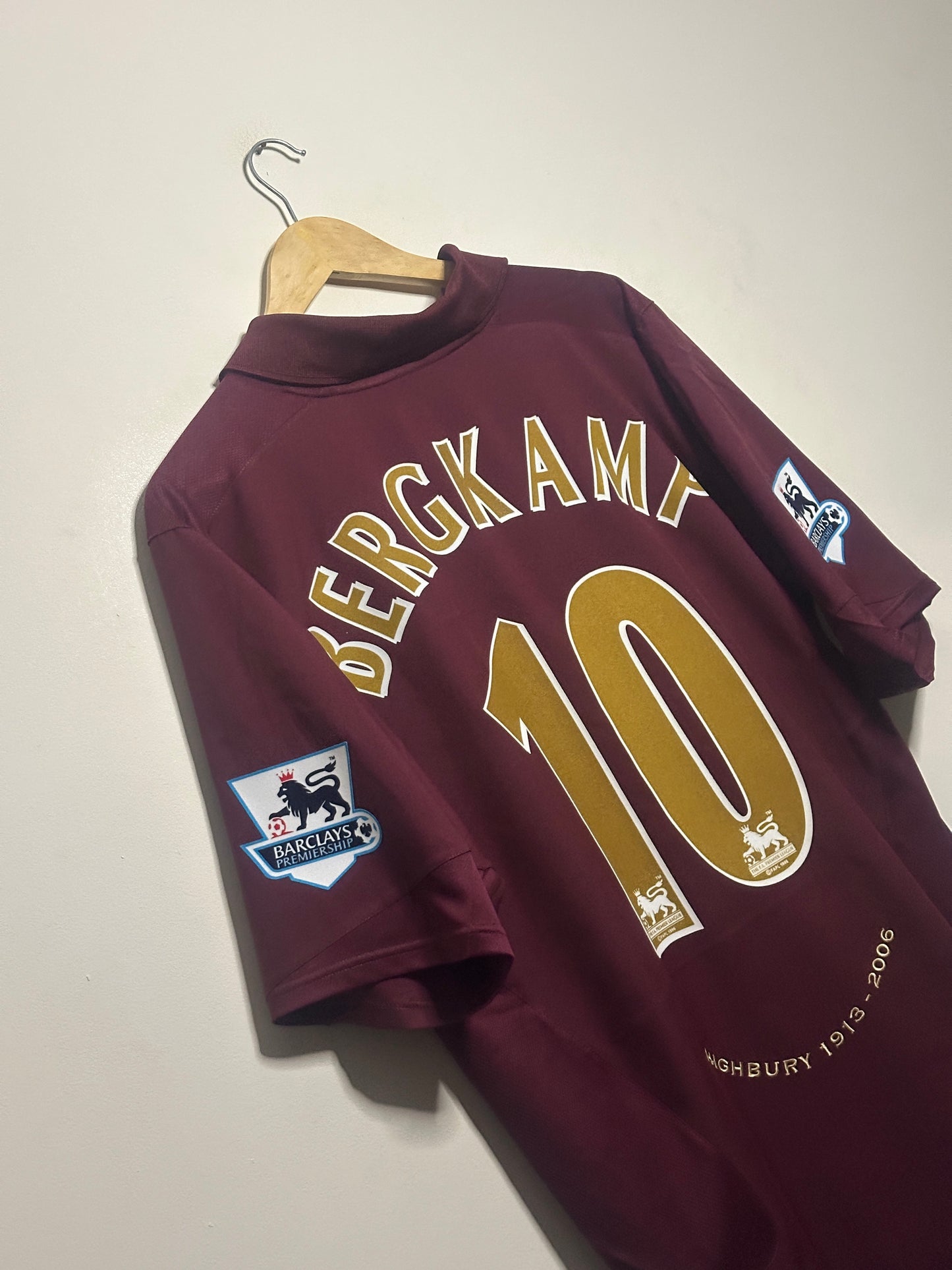 Dennis Bergkamp Arsenal FC 2005-06 home football shirt (XL)