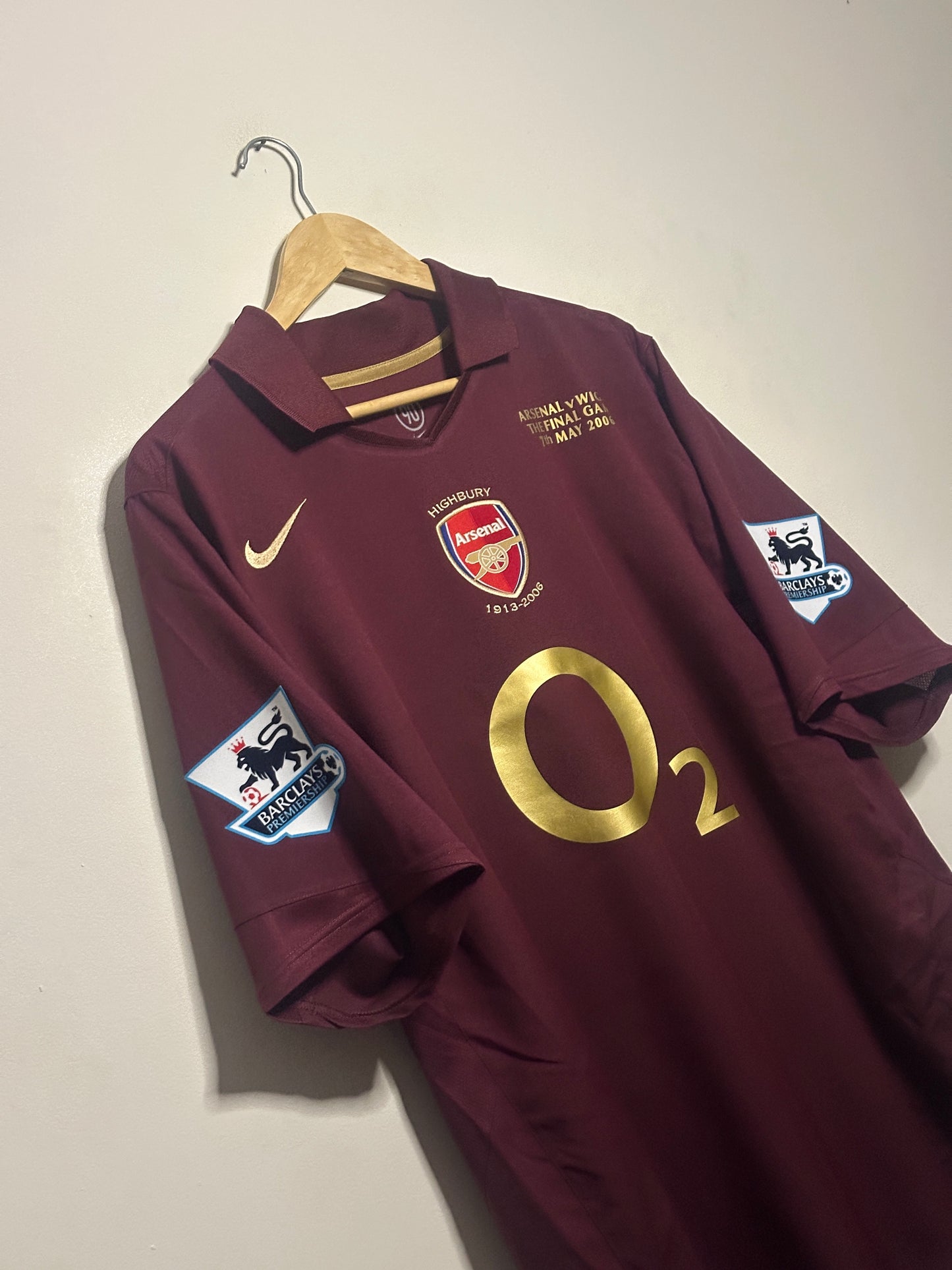 Dennis Bergkamp Arsenal FC 2005-06 home football shirt (XL)