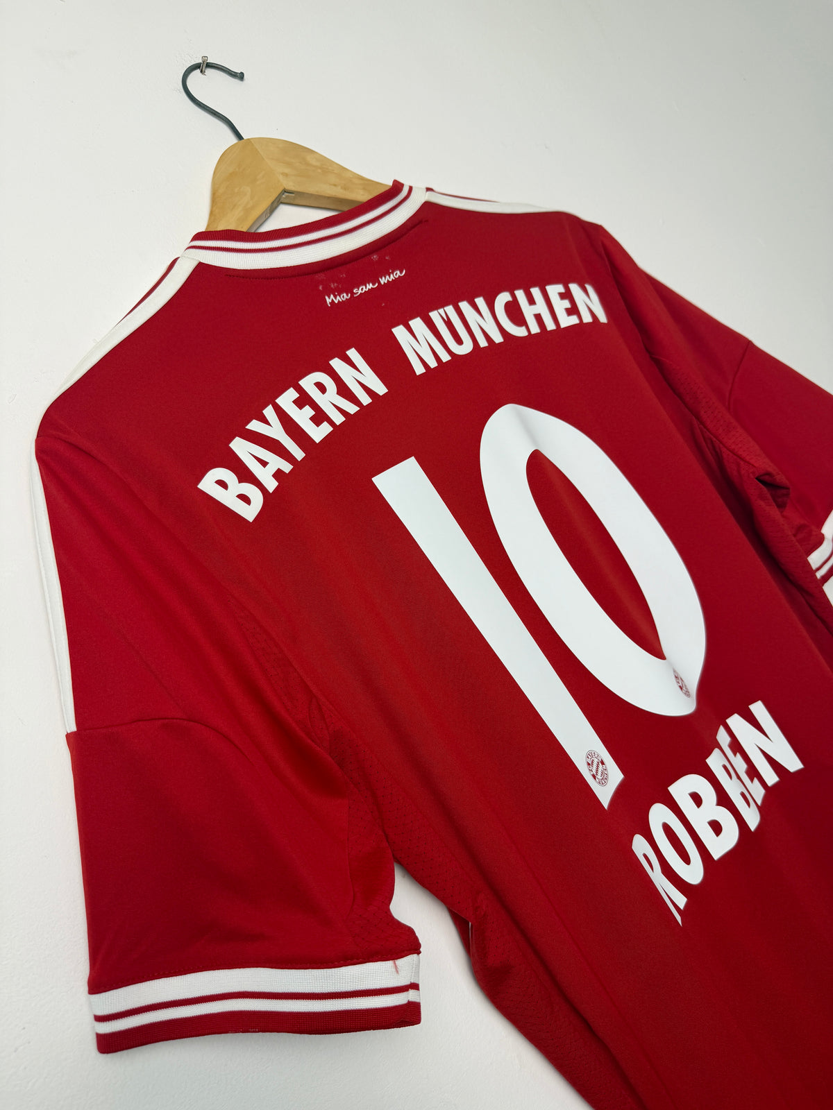 Arjen Robben FC Bayern Munich 2013-14 home football shirt (M)