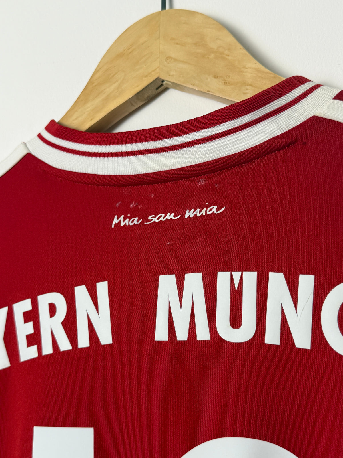 Arjen Robben FC Bayern Munich 2013-14 home football shirt (M)