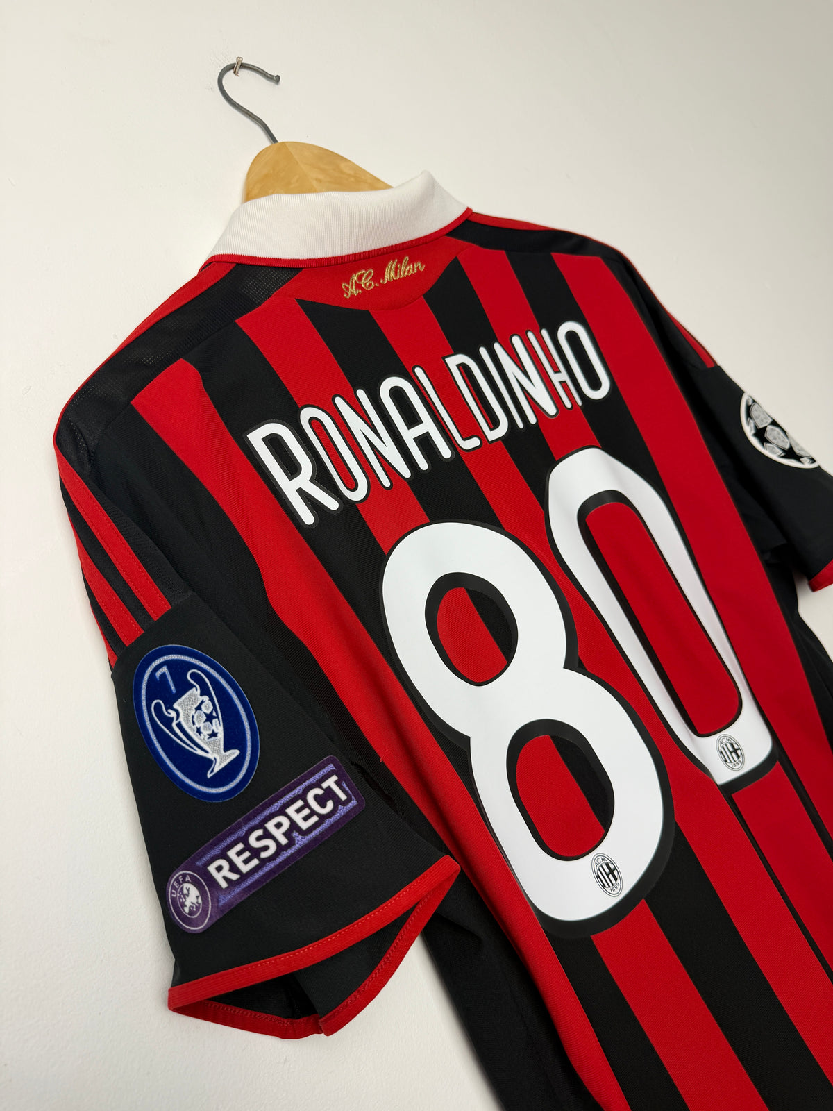 Ronaldinho AC Milan 2009-10 home football shirt (M)