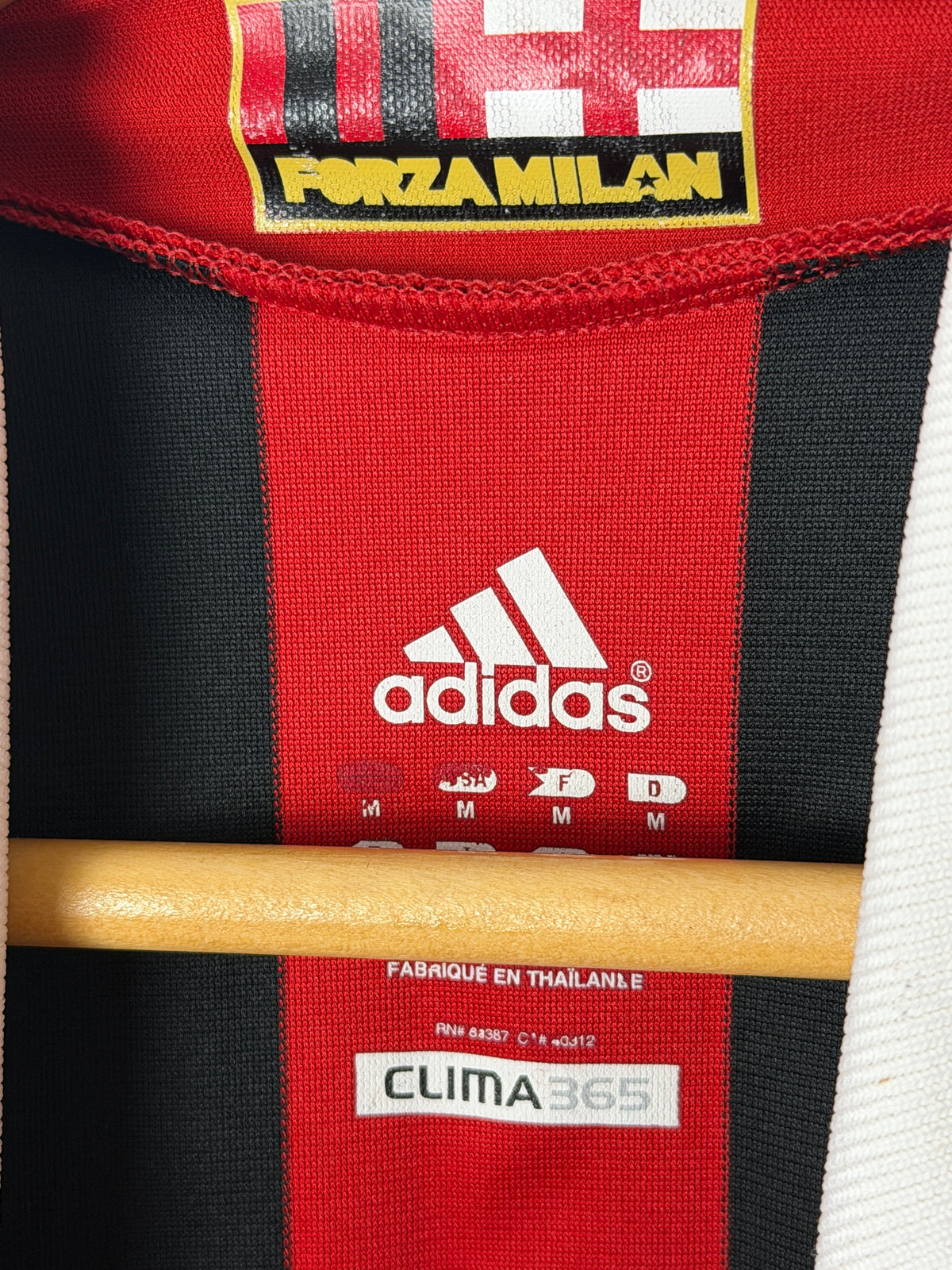 Ronaldinho AC Milan 2009-10 home football shirt (M)