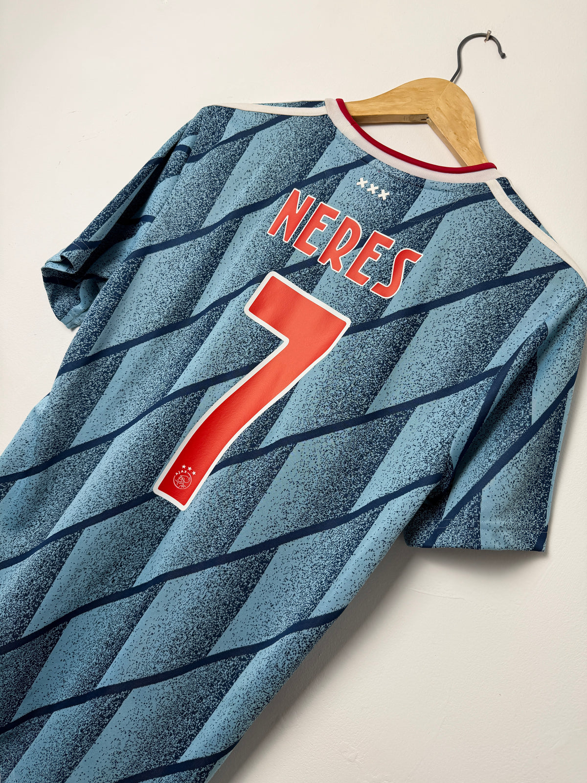 David Neres AFC Ajax 2020-21 away football shirt (M)