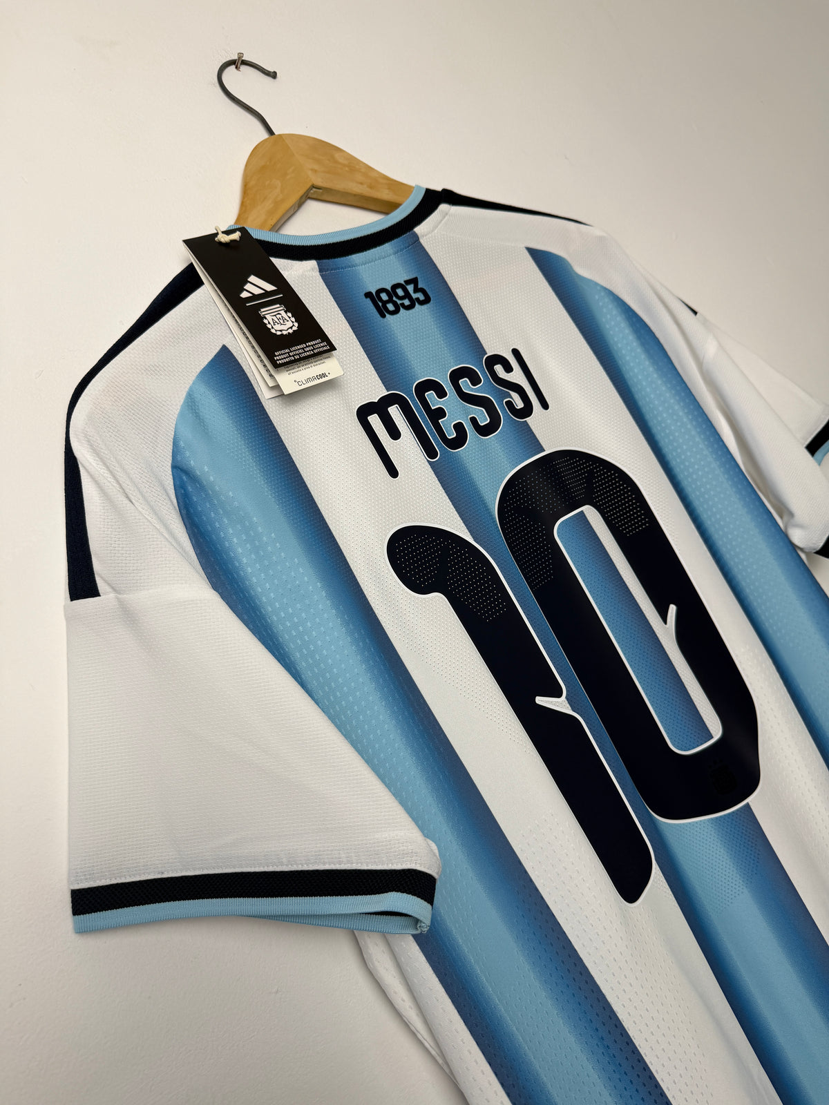 Lionel Messi Argentina 2026 World Cup CLIMACOOL+ home football shirt (L)