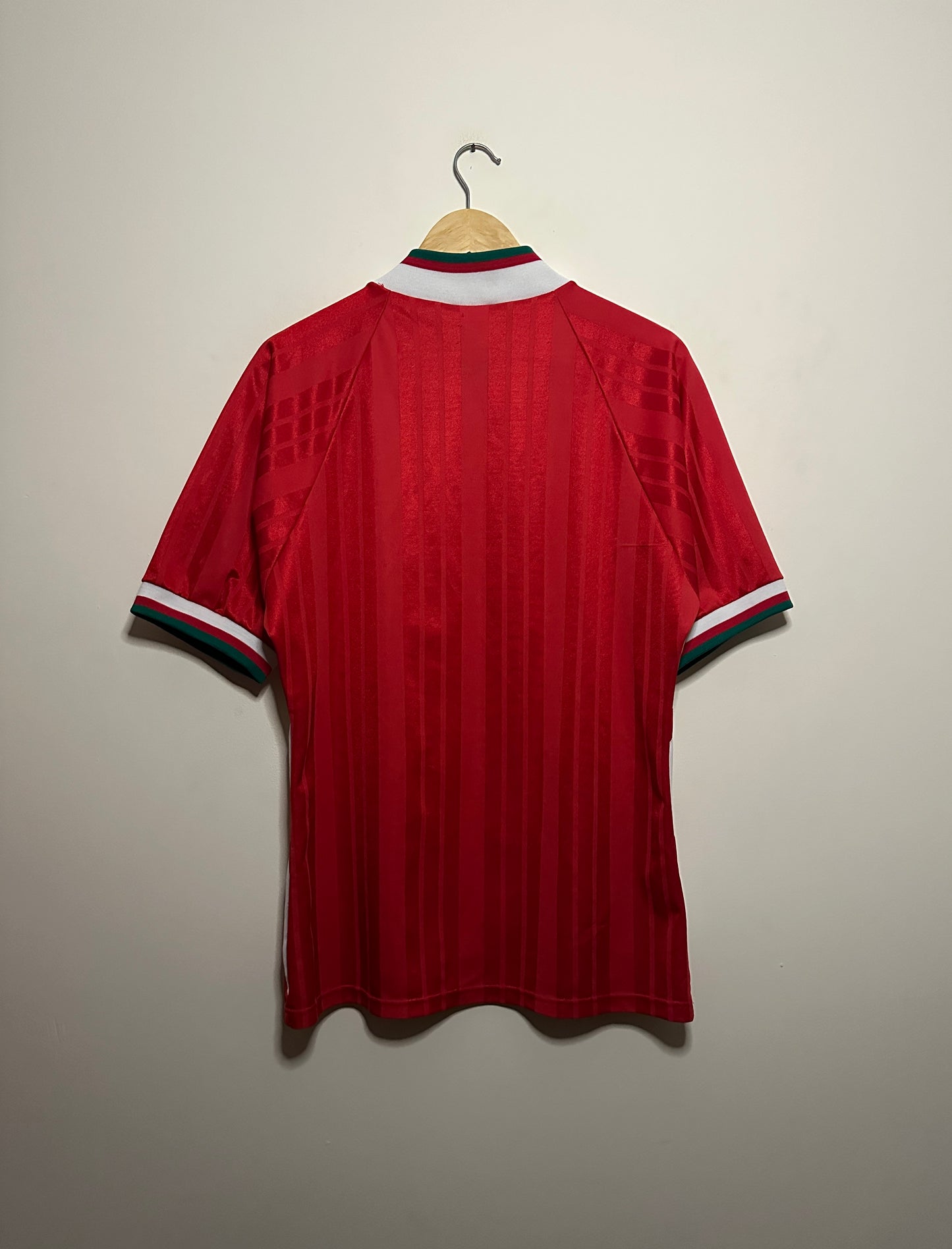 Liverpool FC 1993-95 home football shirt (M)