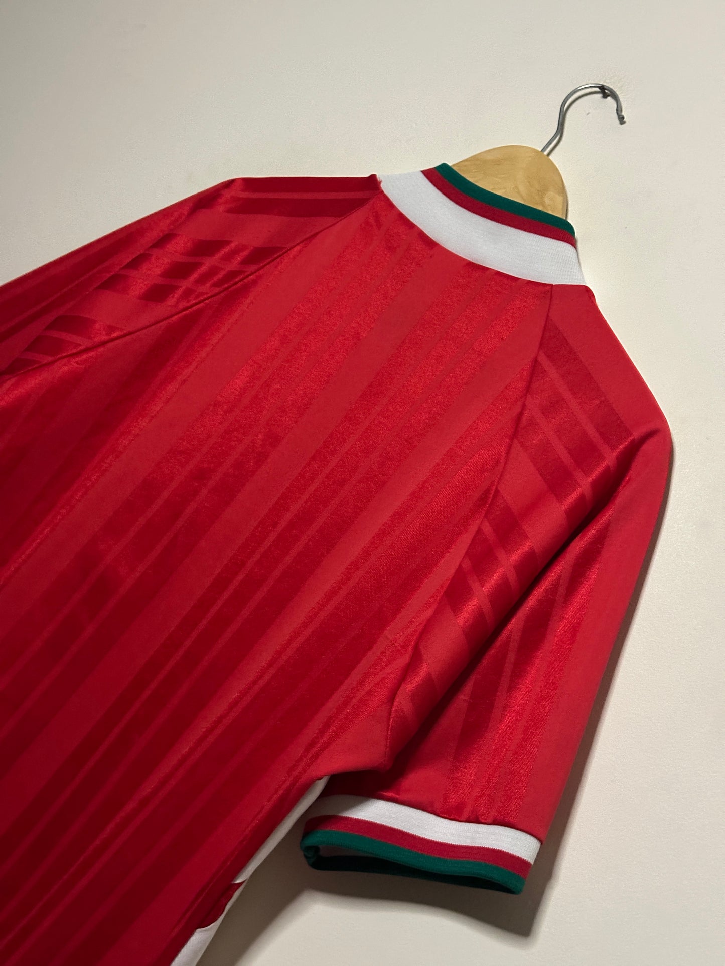 Liverpool FC 1993-95 home football shirt (M)