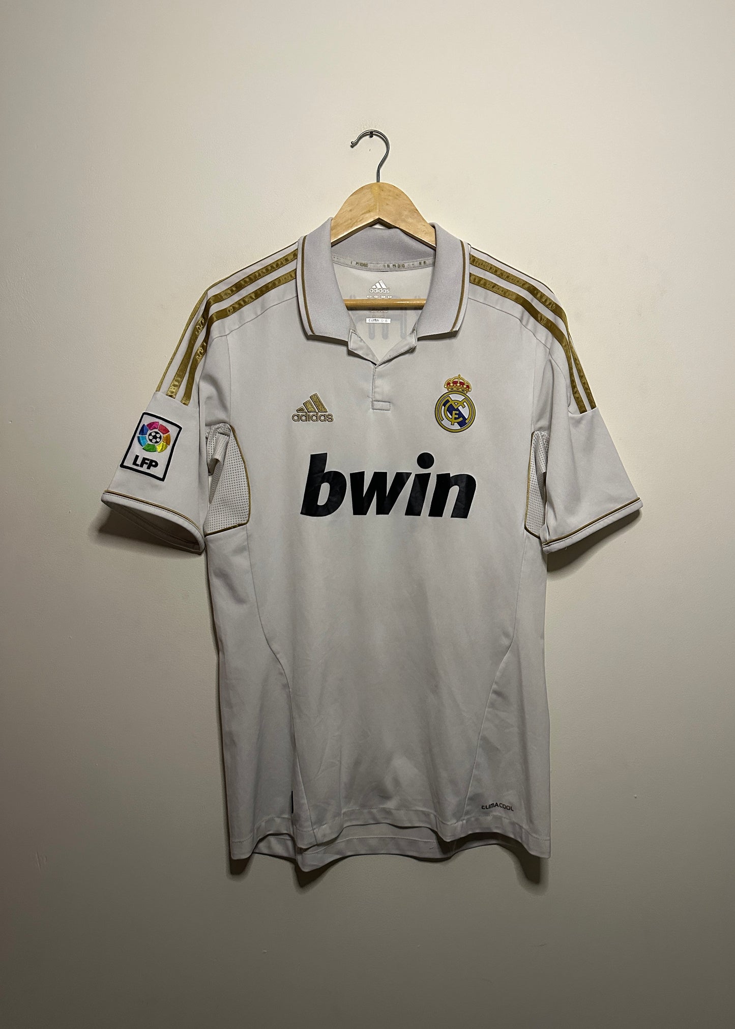 Kaka Real Madrid CF 2011-12 home football shirt (M)
