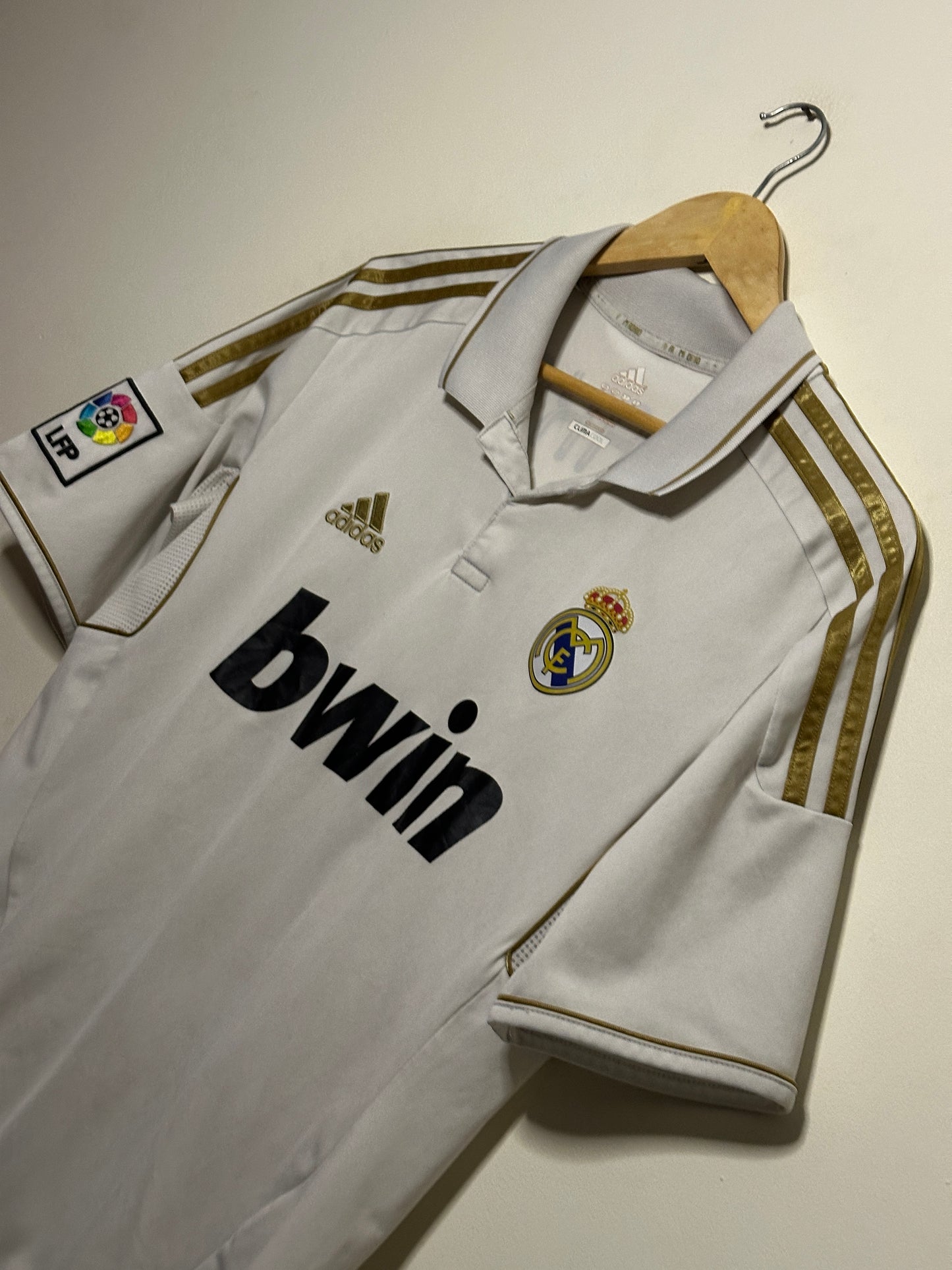 Kaka Real Madrid CF 2011-12 home football shirt (M)