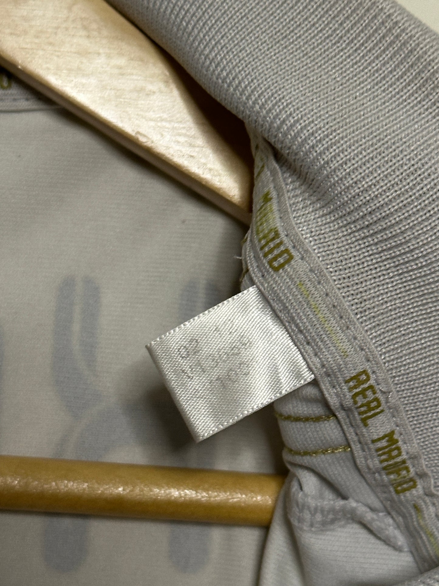 Kaka Real Madrid CF 2011-12 home football shirt (M)