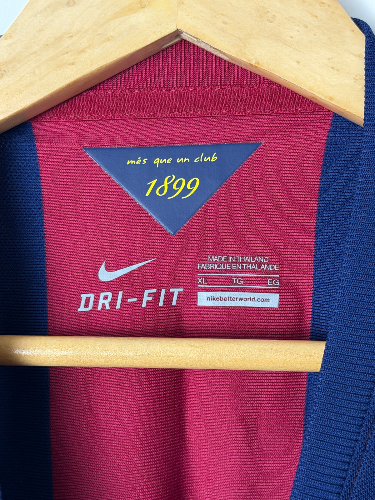 Neymar JR FC Barcelona 2014-15 home football shirt (XL)